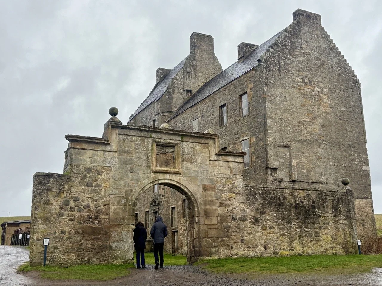 探索蘇格蘭《Outlander》城堡拍攝地的一日旅程