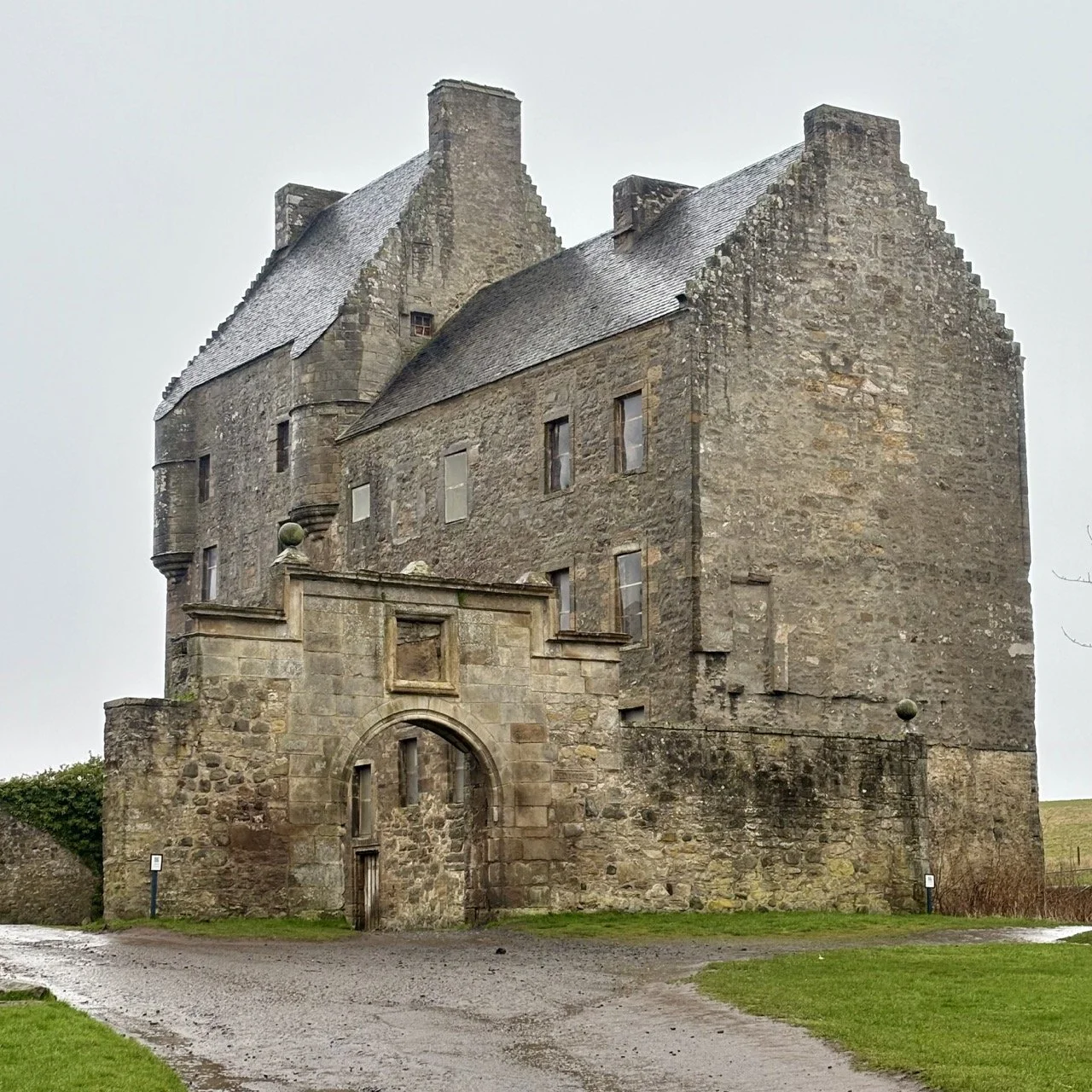 Culross 歷史村莊，曾作為《Outlander》中的 Cranesmuir 村莊