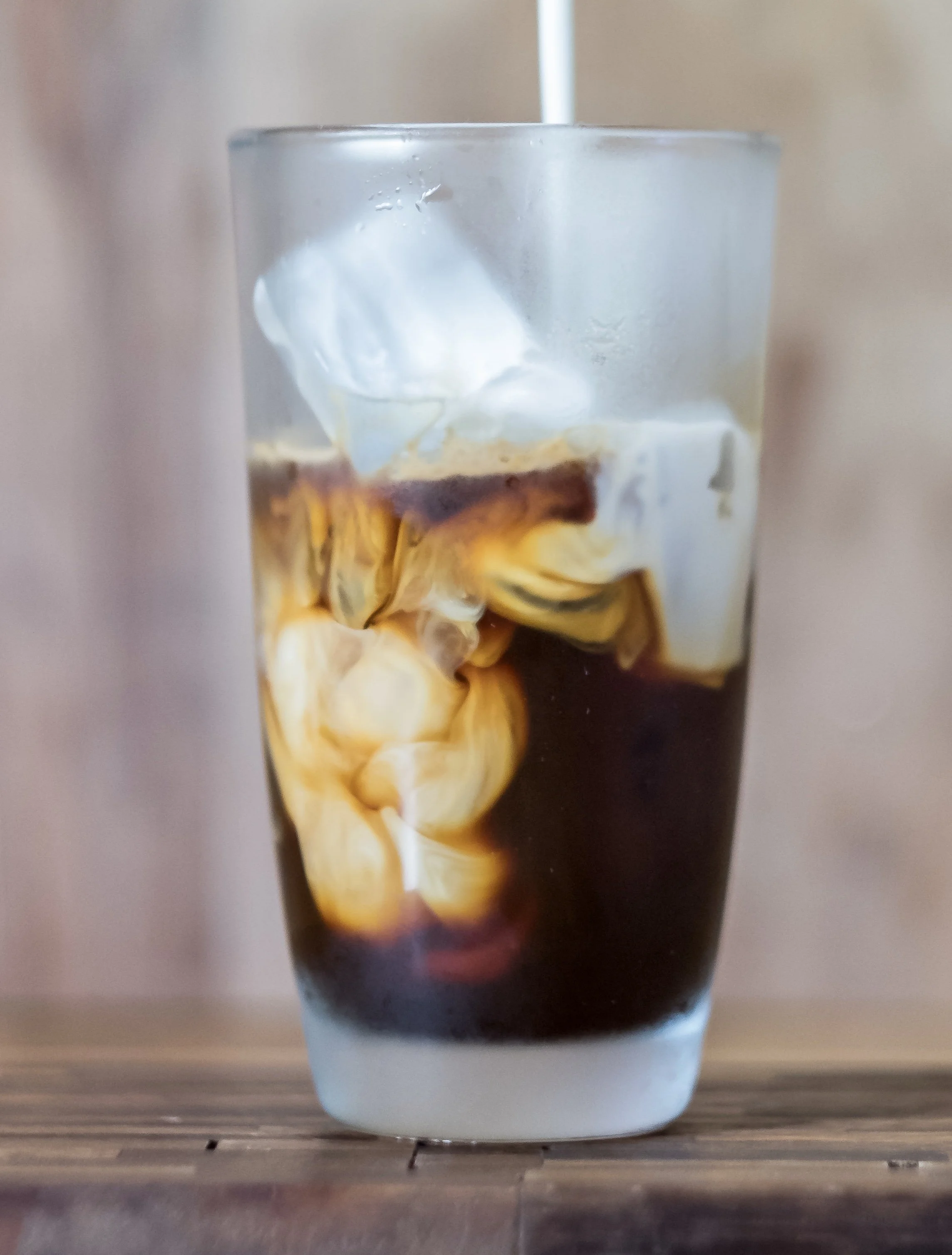 聖托里尼必訪咖啡館，手工每日新鮮烘焙 │ Freshly roasted coffee in Oia Santorini Greek restaurant