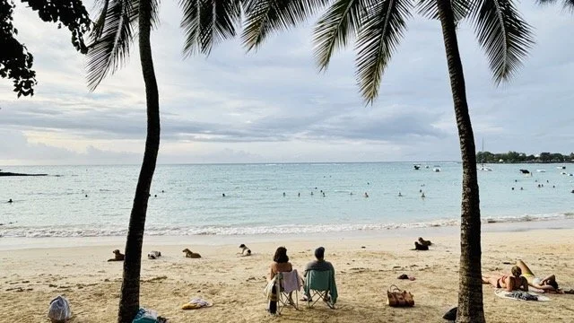 模里西斯 3–5 天行程示意圖：Chamarel 七色土與 Le Morne 山景，適合行程規劃與攝影愛好者參考