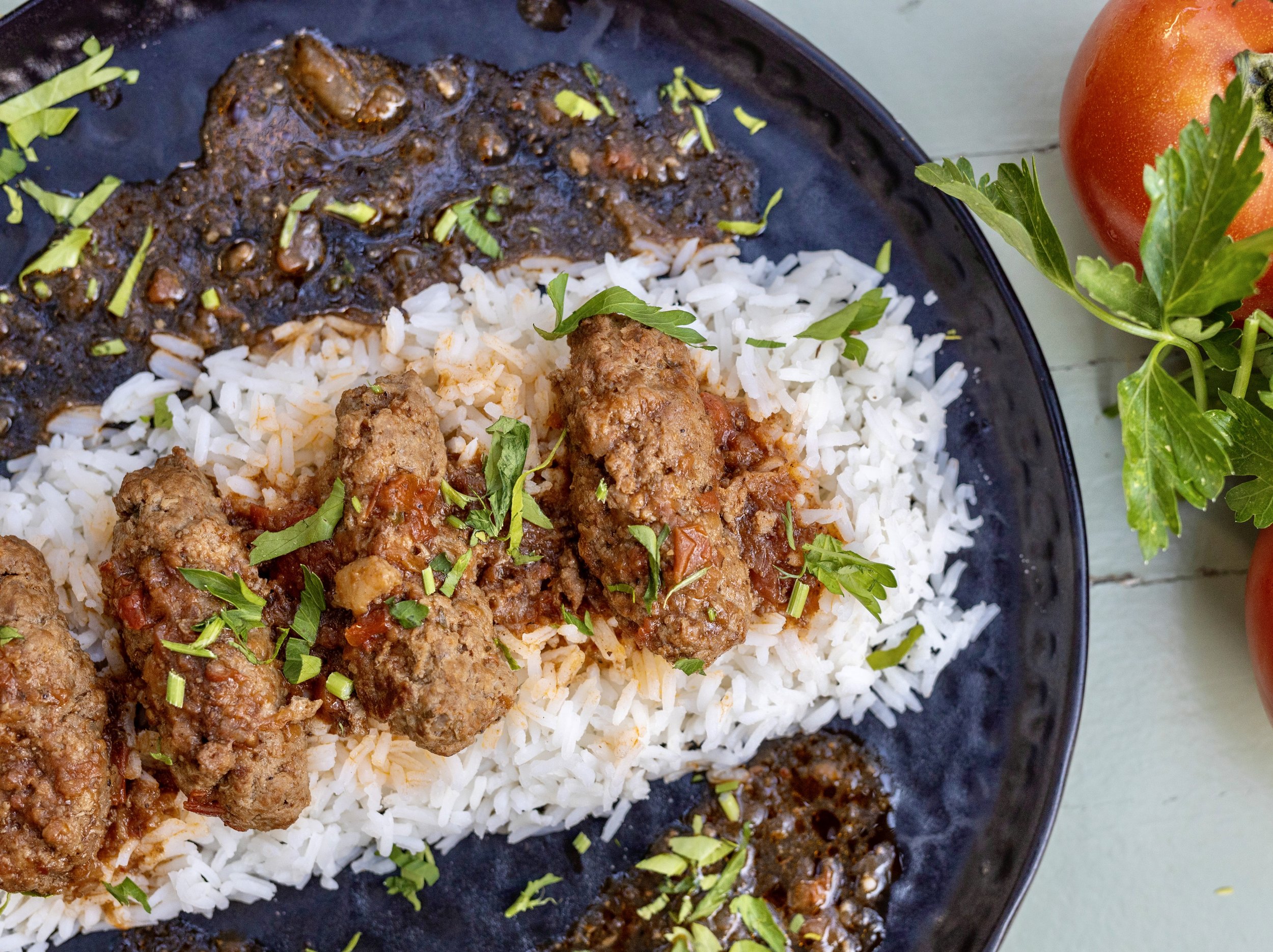 在花園遮蔭下享用實惠午餐 │ Best affordable lunch with garden shade seating in Oia Santorini