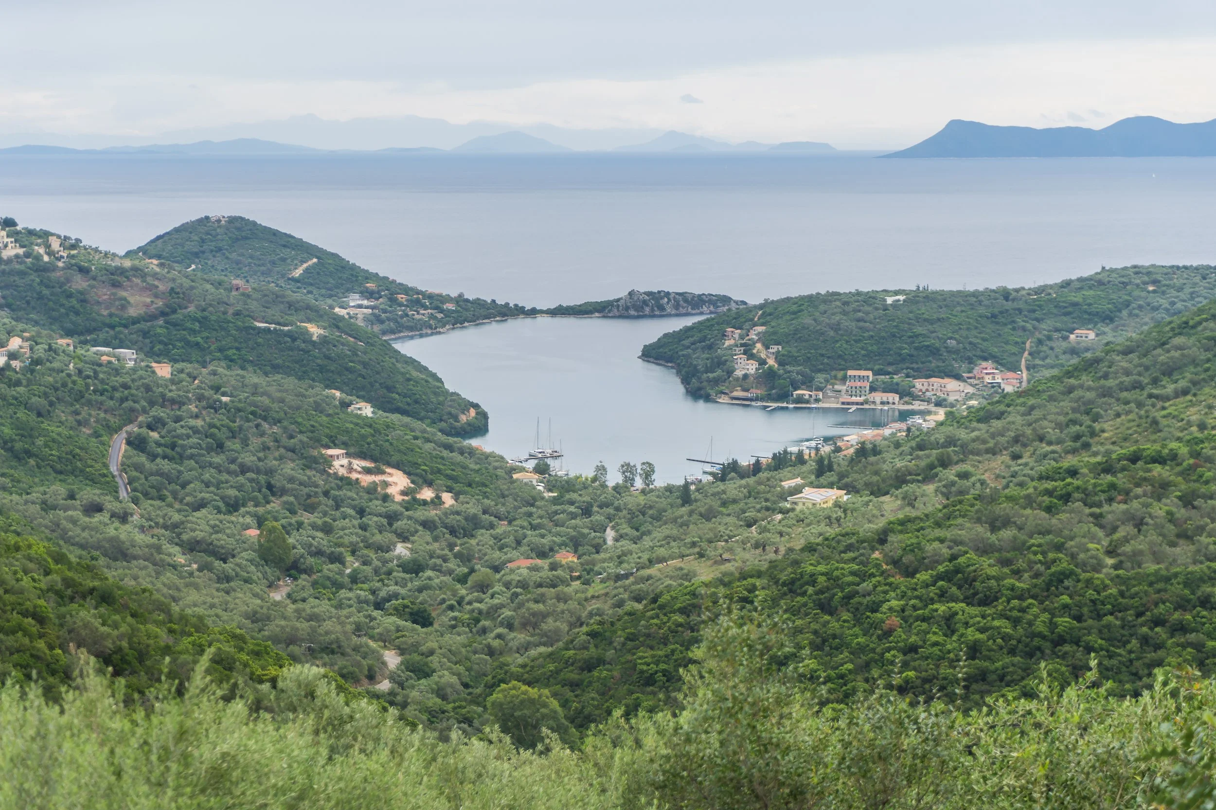 Explore Lefkada sightseeing, Greek culture, and local cuisine 探索萊夫卡達島景點、希臘文化與在地美食