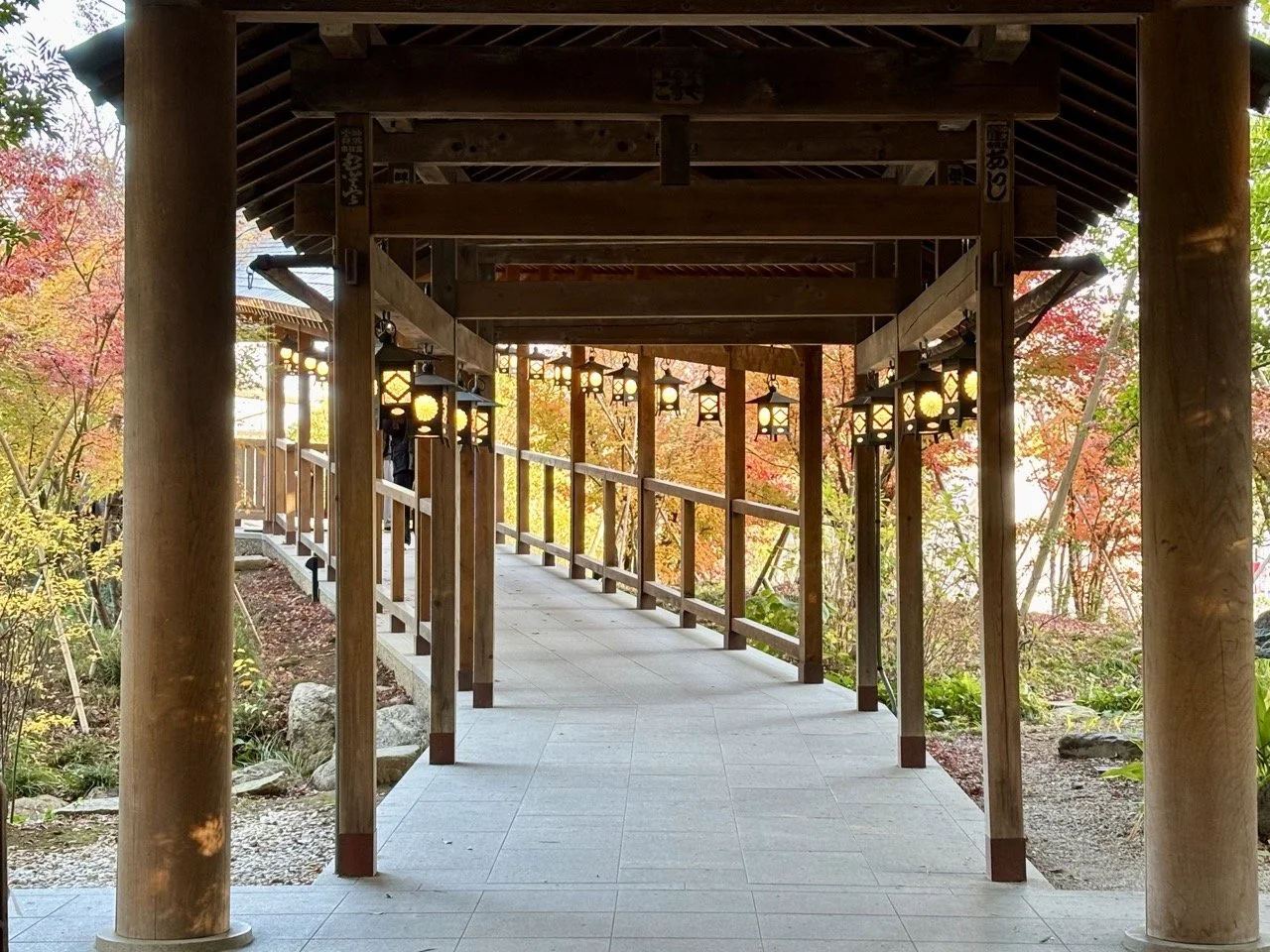 川越冰川神社大型木造鳥居，這座結緣神社是川越一日遊必訪景點。