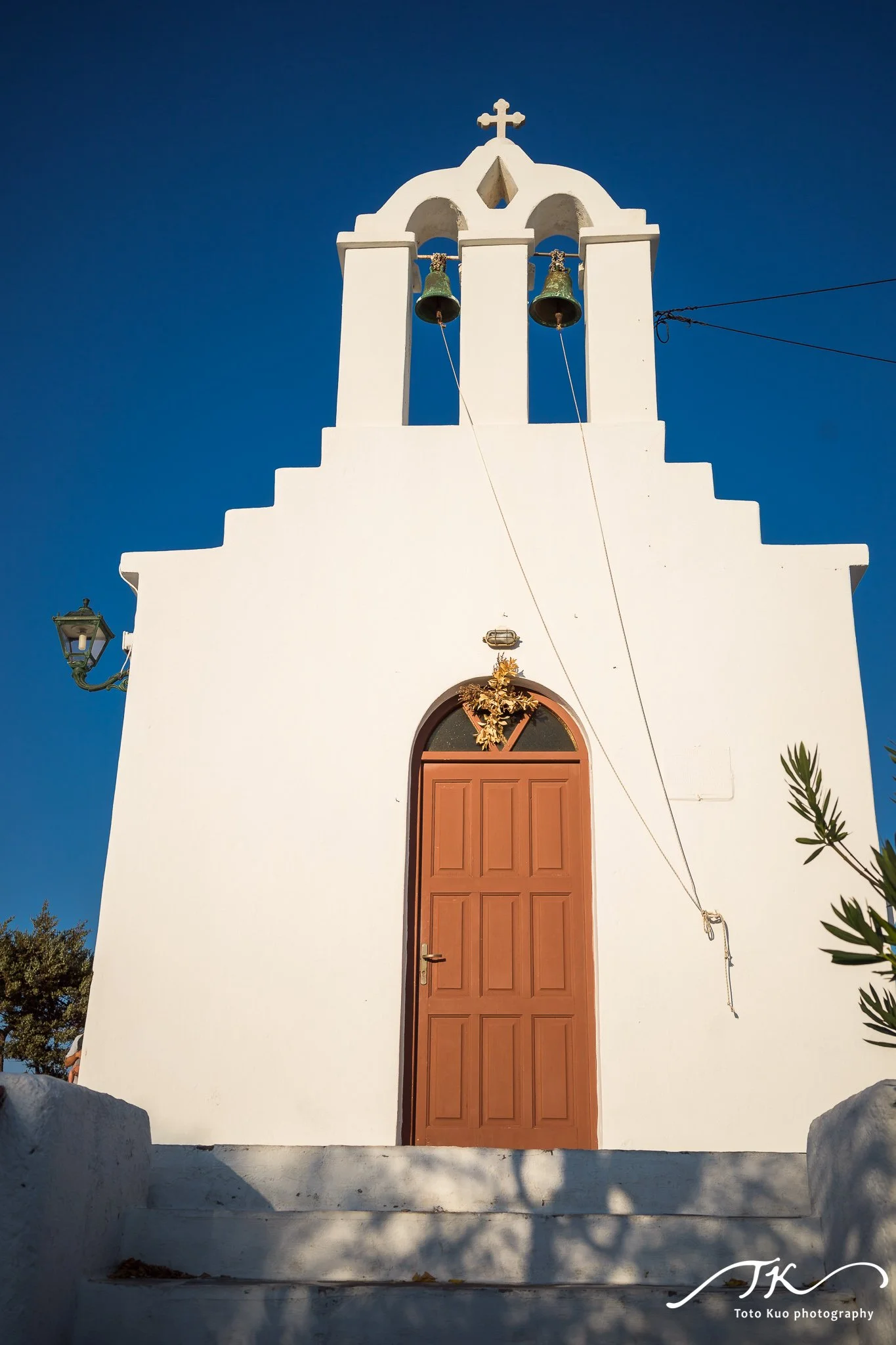 Paros sunset boat cruise photography — shooting positions, exposure tips and itinerary timing to capture golden-hour coastal panoramas.