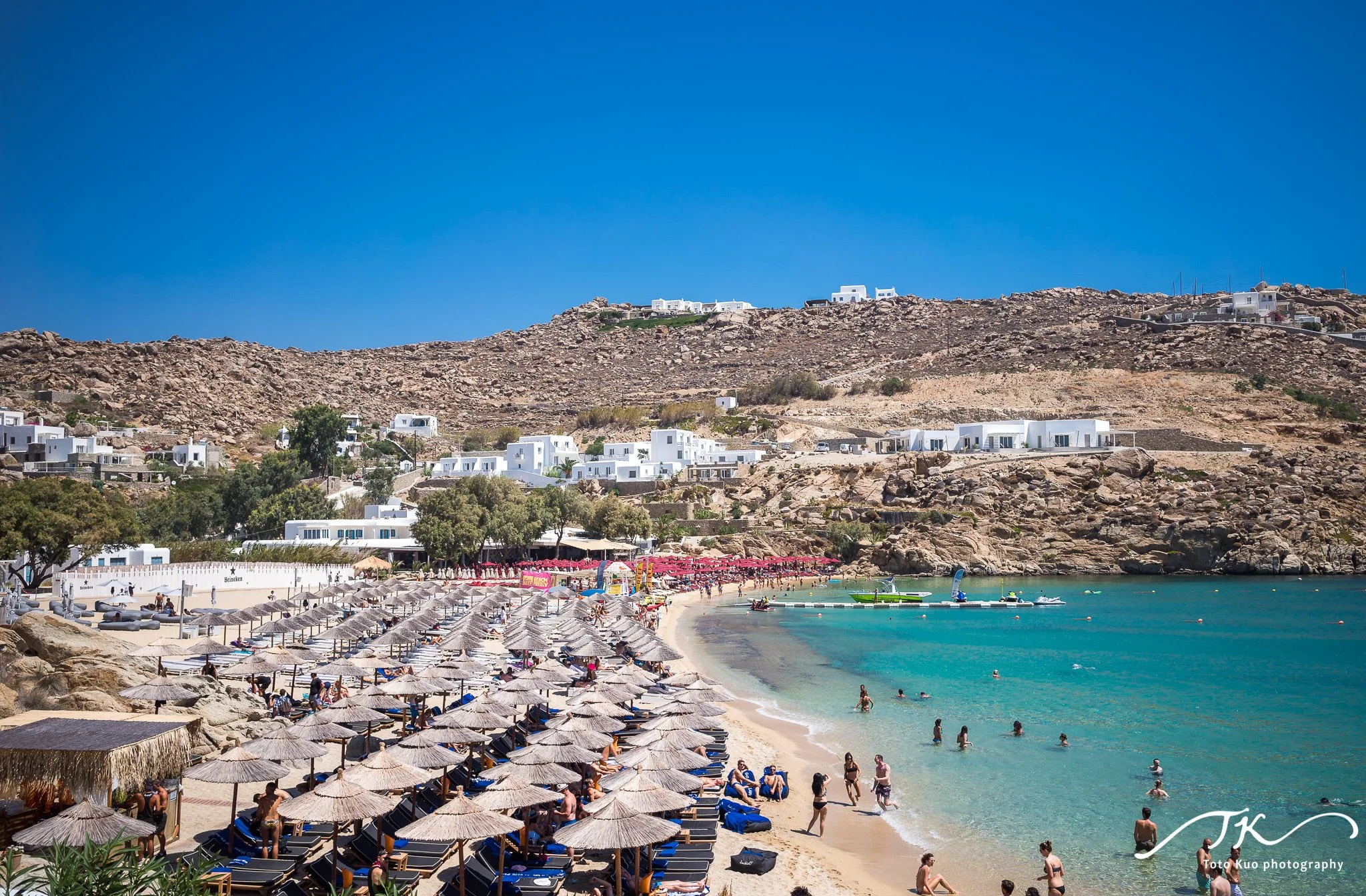 Sunrise and sunset timing for Mykonos travel photography, including recommended Top 5 spots, 3–5 day schedules and sunset restaurant photo opportunities.