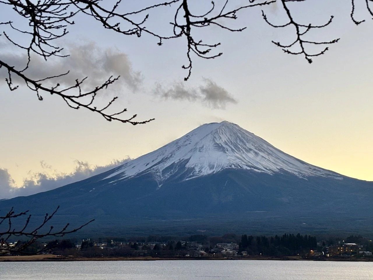 箱根河口湖3日遊行程概覽，結合箱根溫泉、河口湖湖景與富士山景點，適合日本近郊自由行旅客參考。