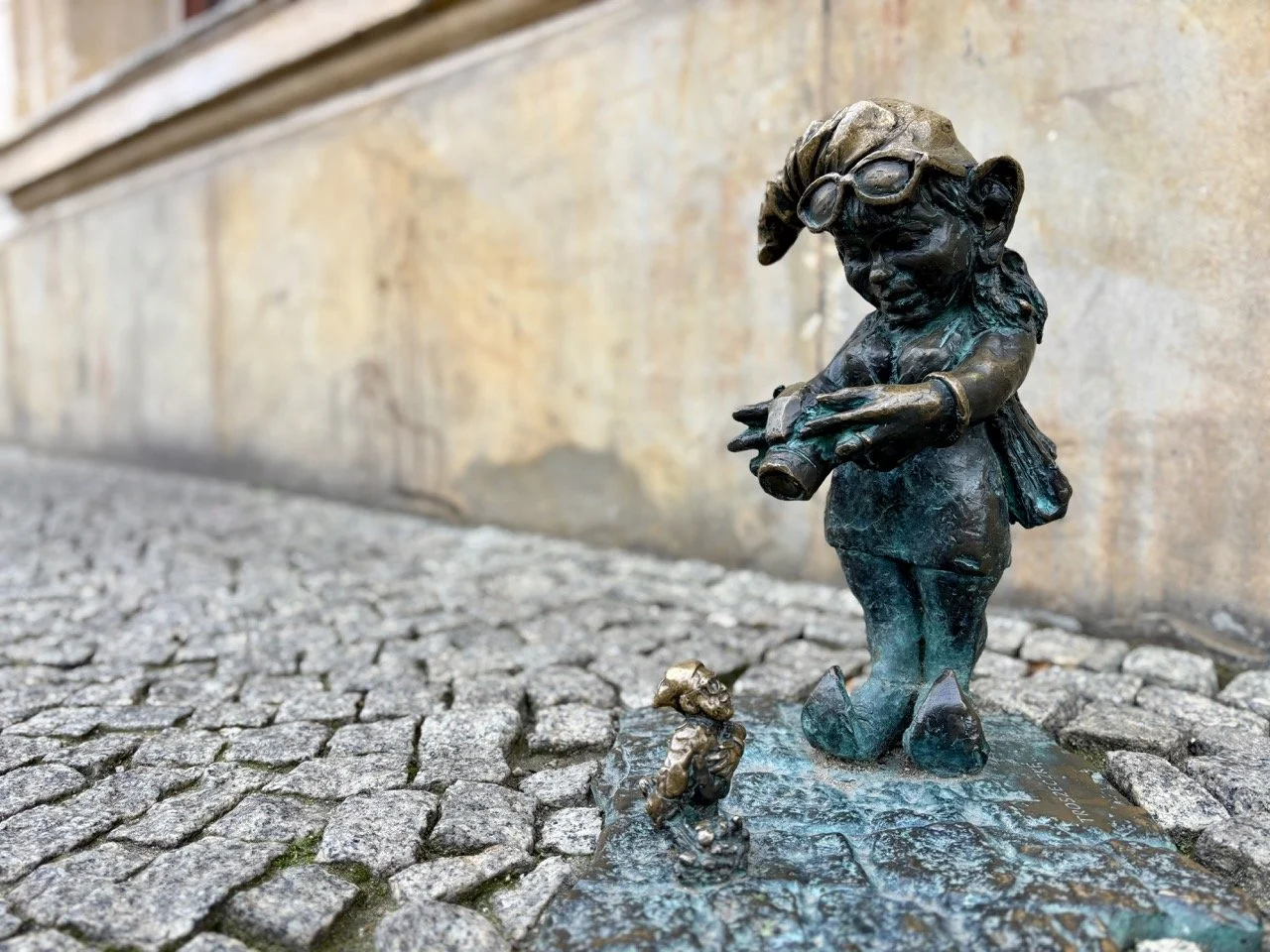 弗羅茨瓦夫 Rynek 廣場的波蘭歷史建築，展示豐富立面裝飾與歐洲老城特色，是 Wrocław 景點推薦之一。