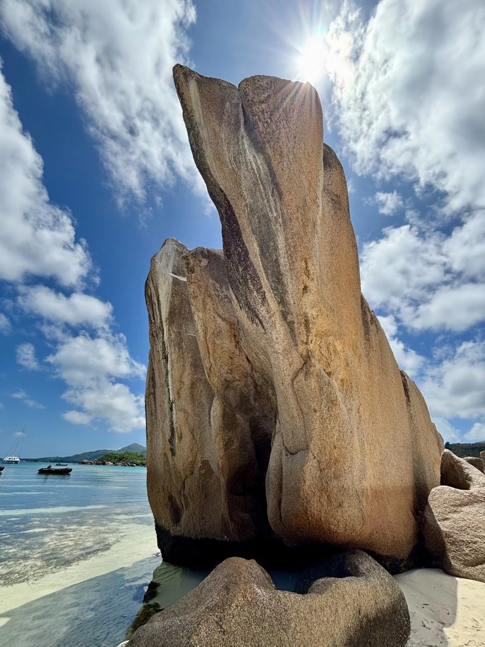 庫里厄斯島歷史景點醫生故居，這座建築與島嶼過去的痲瘋病隔離區歷史密切相關。