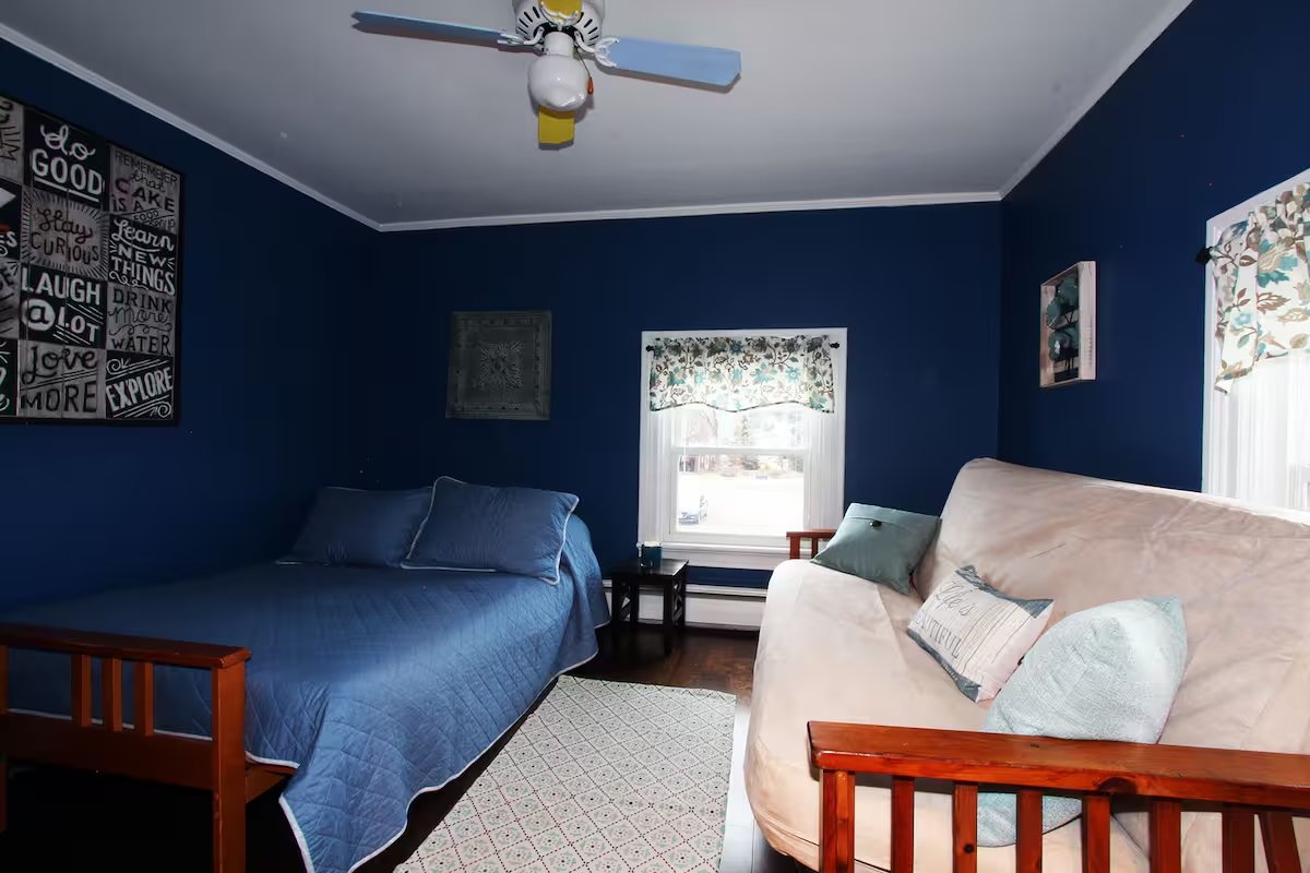 Dark Blue (Bunk) Room:October 24 and 25th: Soda Firing with Reactive Slips with Hunter Cady