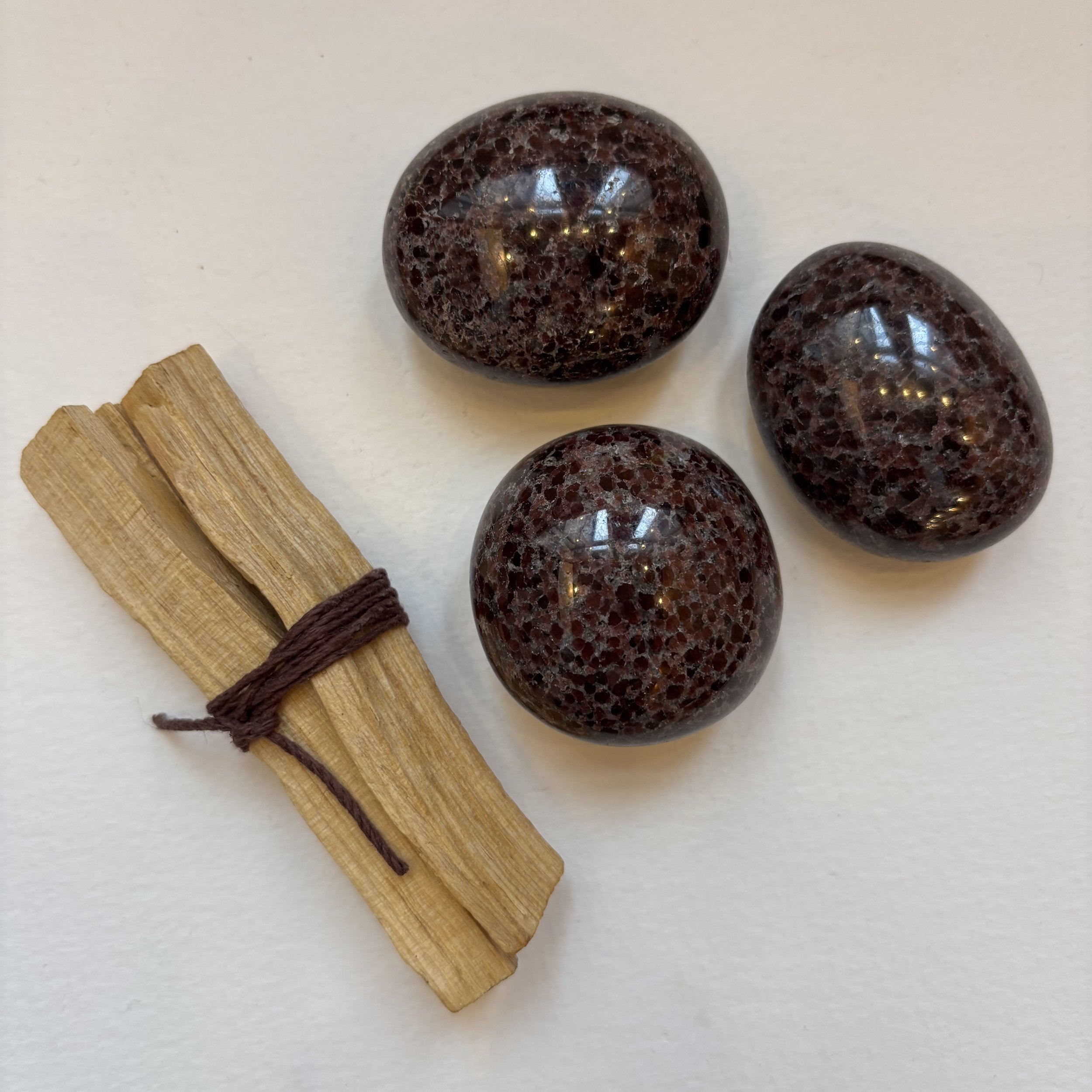 Garnet palm stone