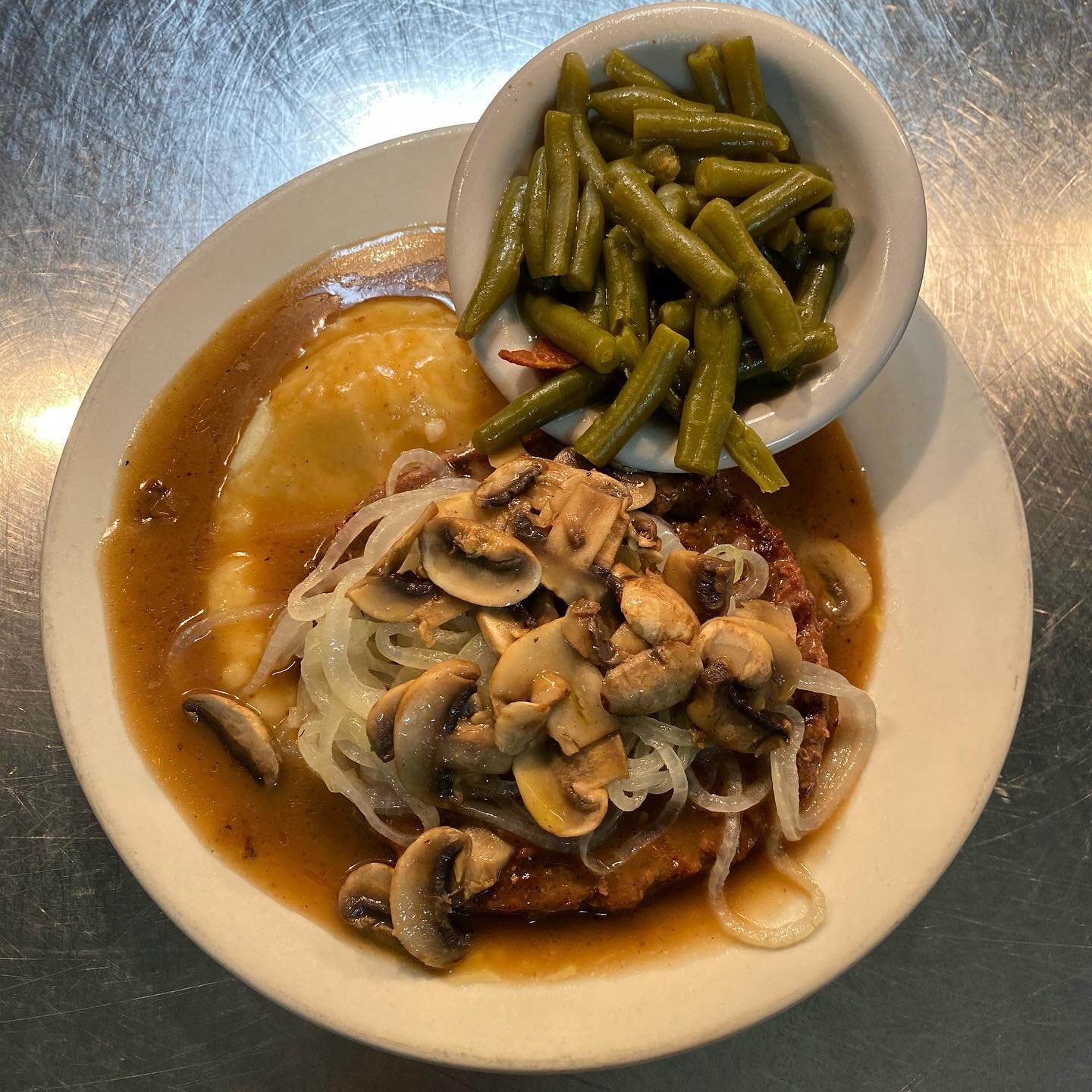 Loaded Hamburger Steak on special today from 11am-3pm while supplies last! Check out our story for side options and additional specials 😋
.
.
.
#backstreet #backstreetsinton #backstreetcafe #yum #homemade #steak #delicious #fresh #beef #special
