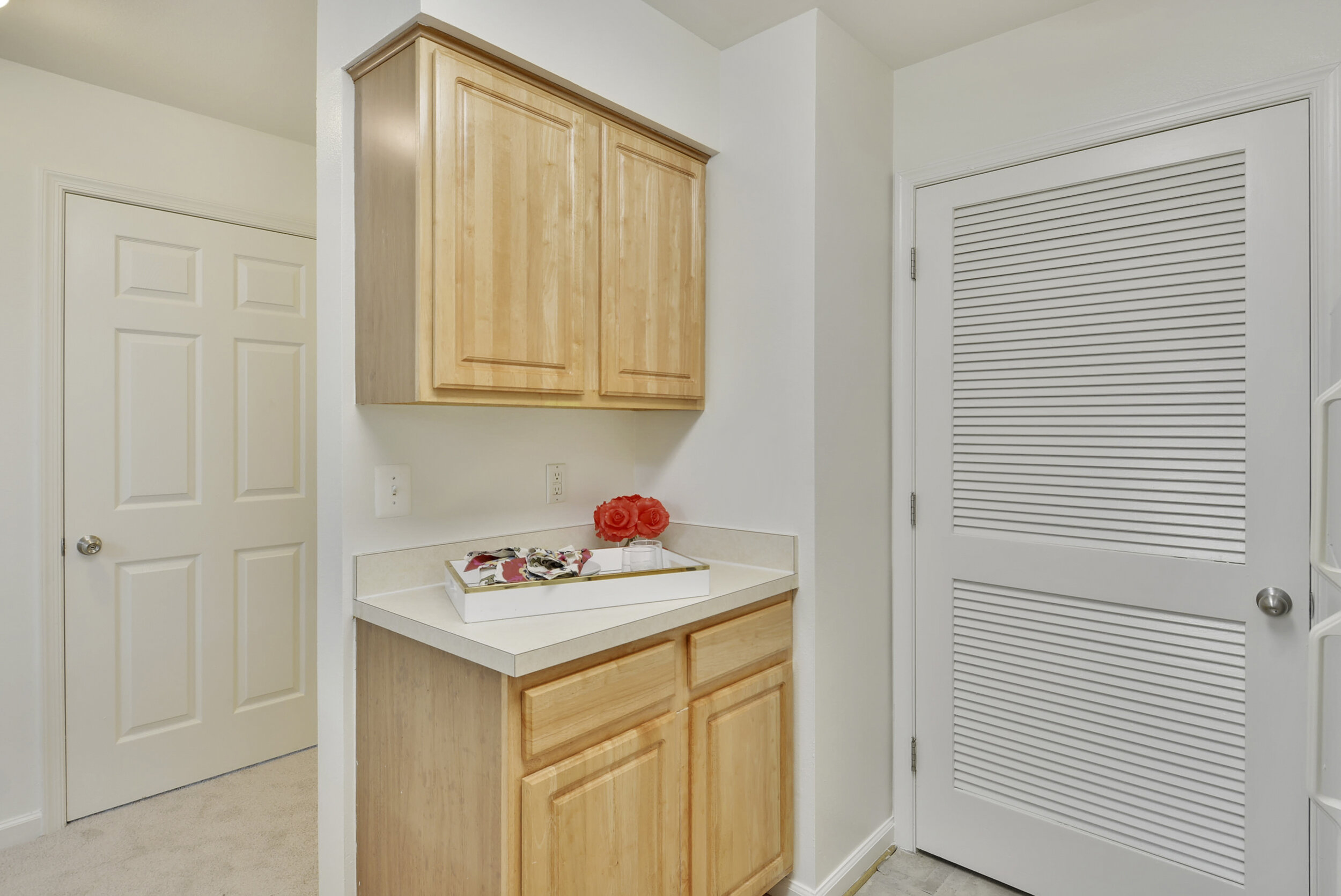  Potomac Station apartments feature linen and pantry closets. 