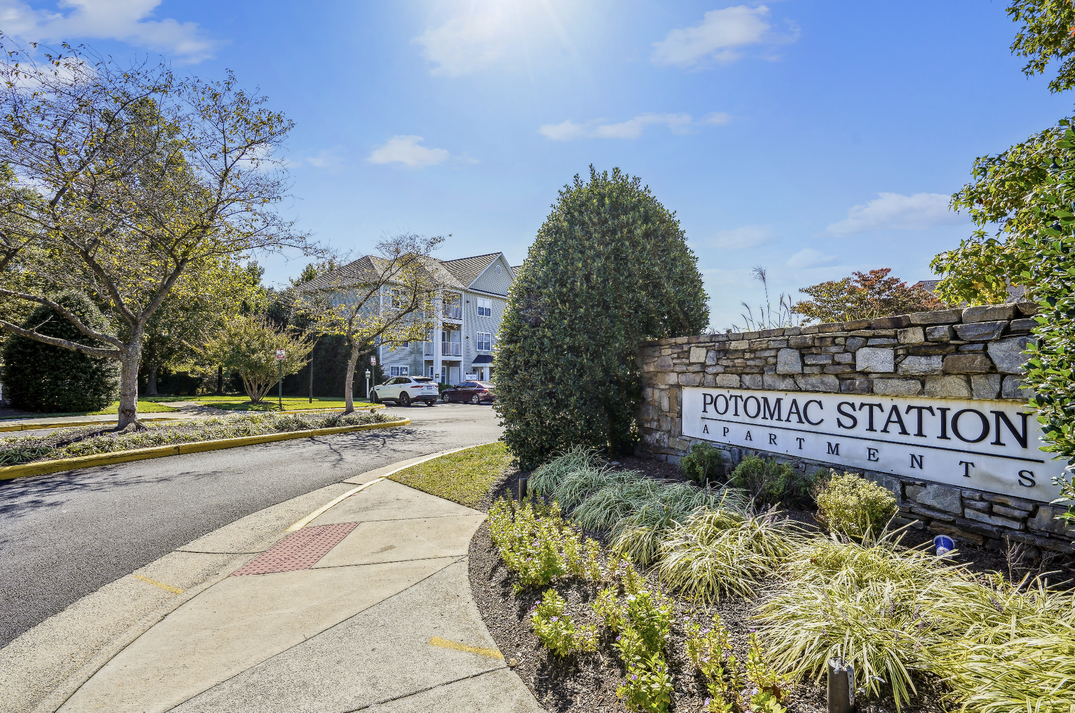 Live at Potomac Station Apartments and experience a welcoming community. 
