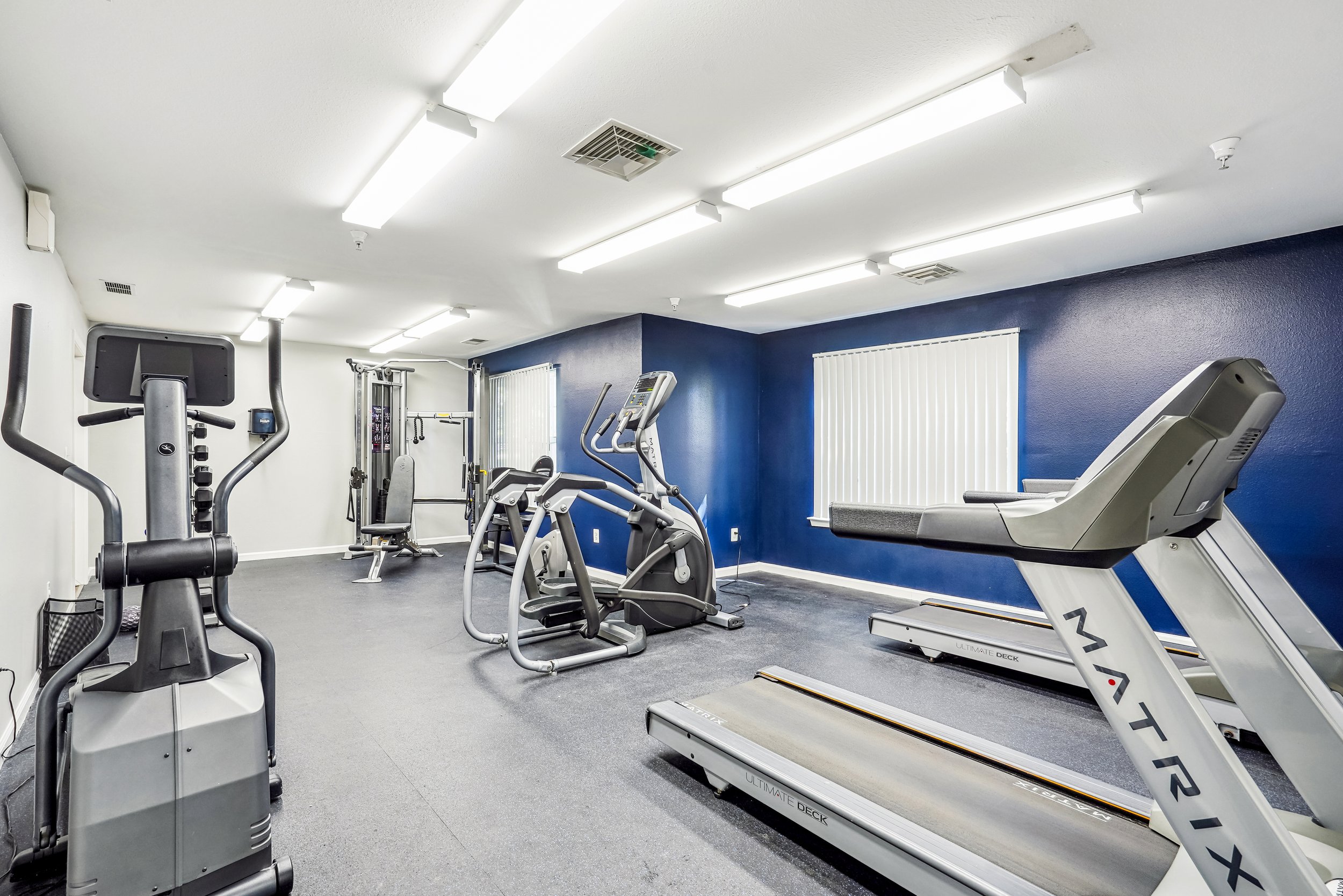  The community fitness center at Potomac Station Apartments is fully equipped. 