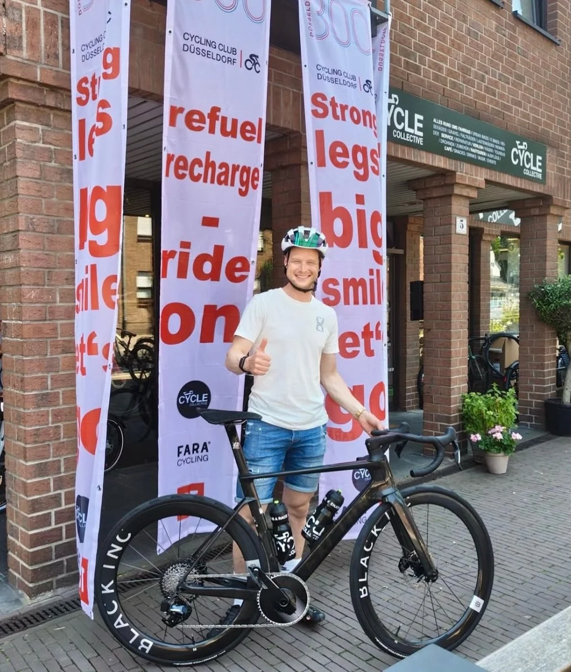 Kleiner Insight 👀

Im Urlaub in Holland wurde Nils sein geliebtes Rennrad geklaut 😵&zwj;💫

Zum Gl&uuml;ck war es &uuml;ber JobRad versichert &ndash; schnelle &amp; unkomplizierte Abwicklung und jetzt steht das neue Rad schon bereit 🚲✨

Definitiv 