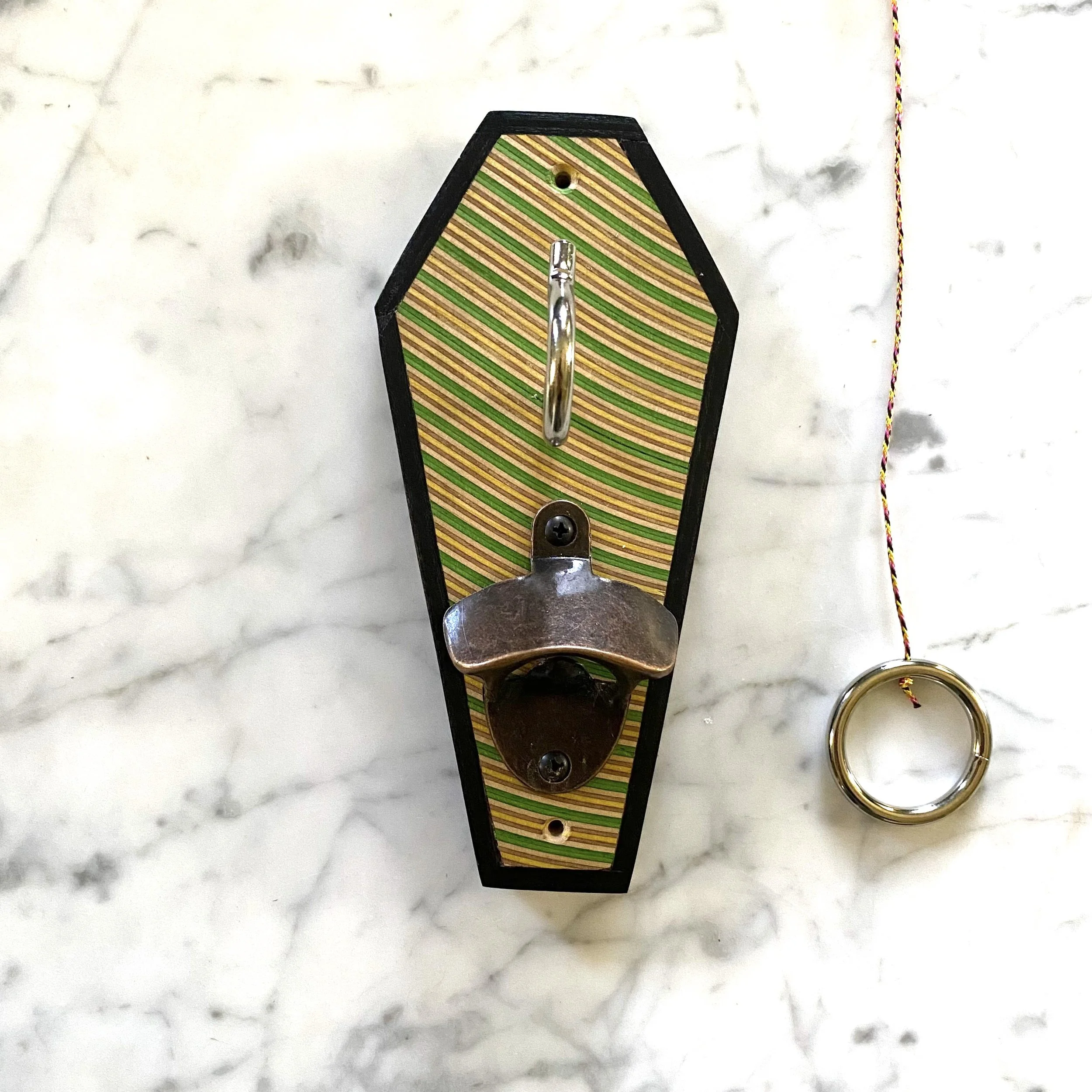 Coffin Tiki Toss (Green & Yellow)
