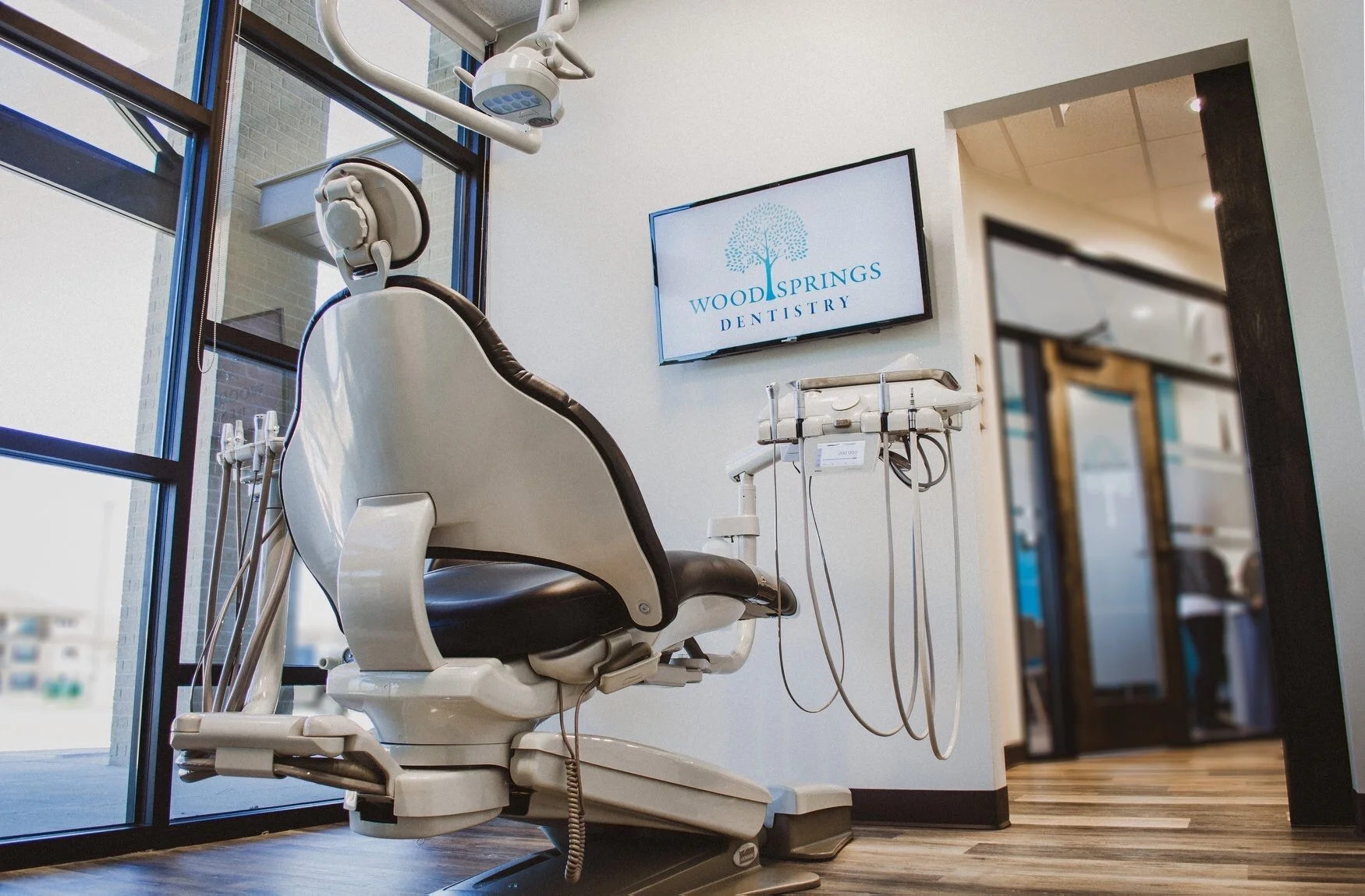 Clean, comfortable treatment room at Woodsprings Dentistry in Spring, TX