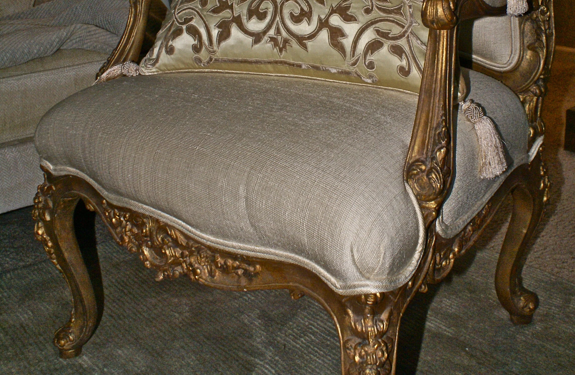 FAUX ITALIAN CHAIR GOLD LEAF.jpg