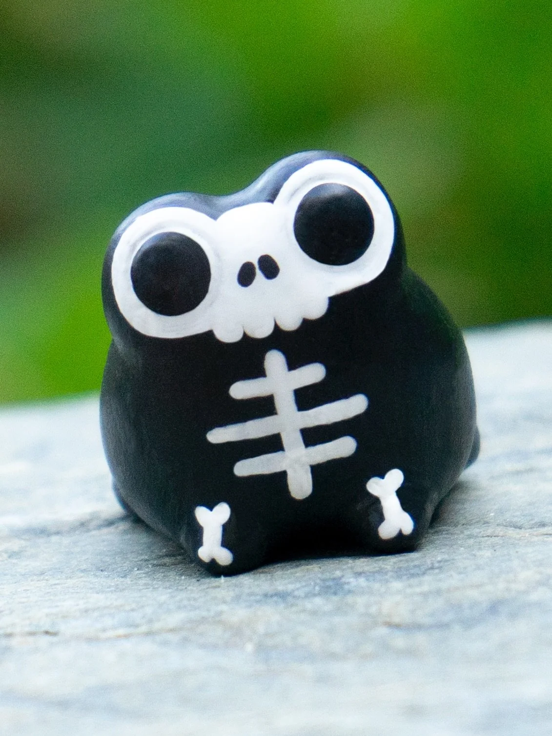 i&rsquo;m pretty sure i saw a yellow leaf on the ground yesterday and that can only mean one thing... spooky season is upon us! 
these skeleton frogs will be available in tomorrow's shop update - click on the reminder on this post to be notified when