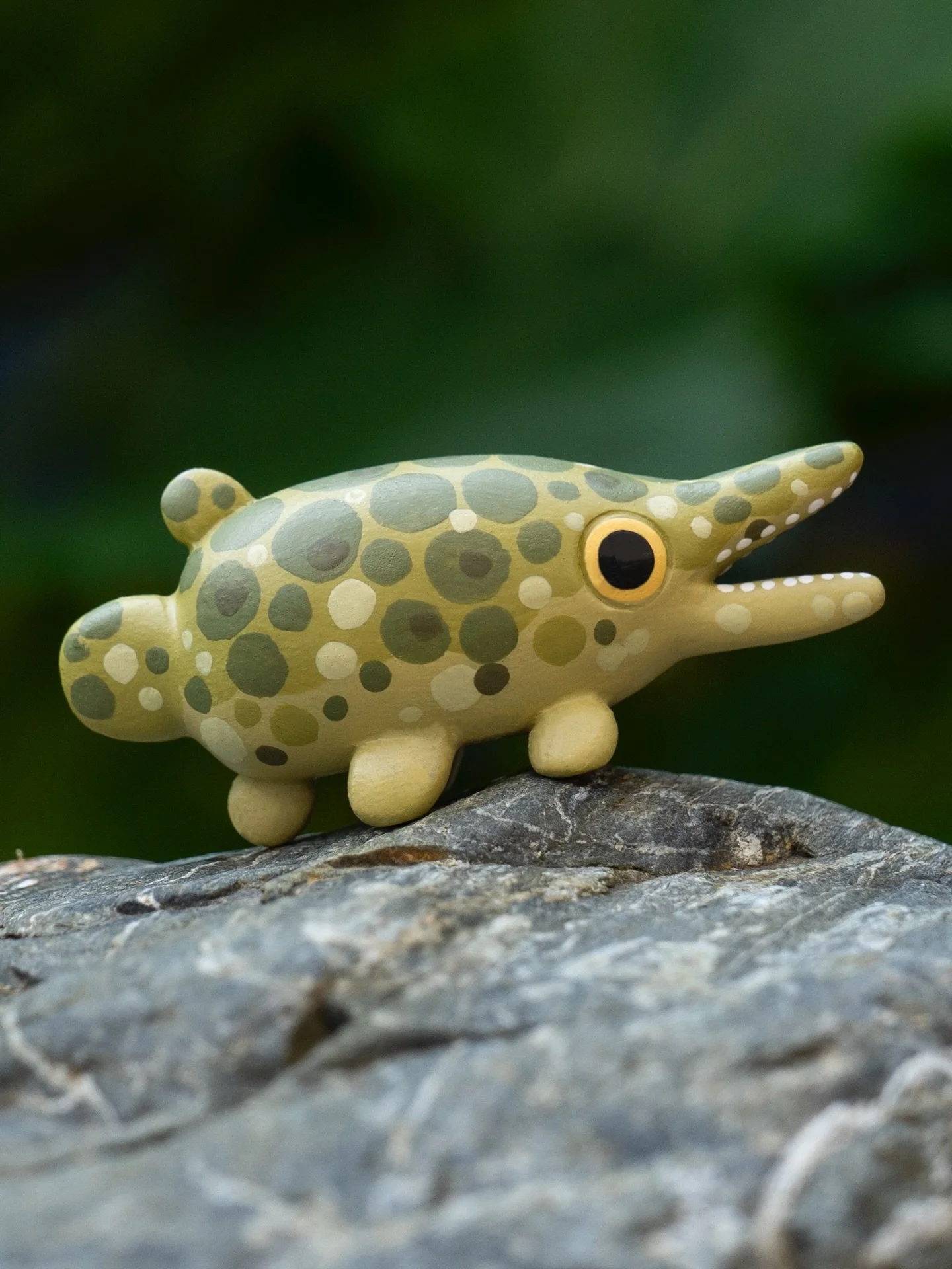 spotted gar 🐟 i really enjoyed making these, i think i might make them in different color variation as well! 
.
#gar #garfish #spottedgar #fimoprofessional #polymerclay #sculpture