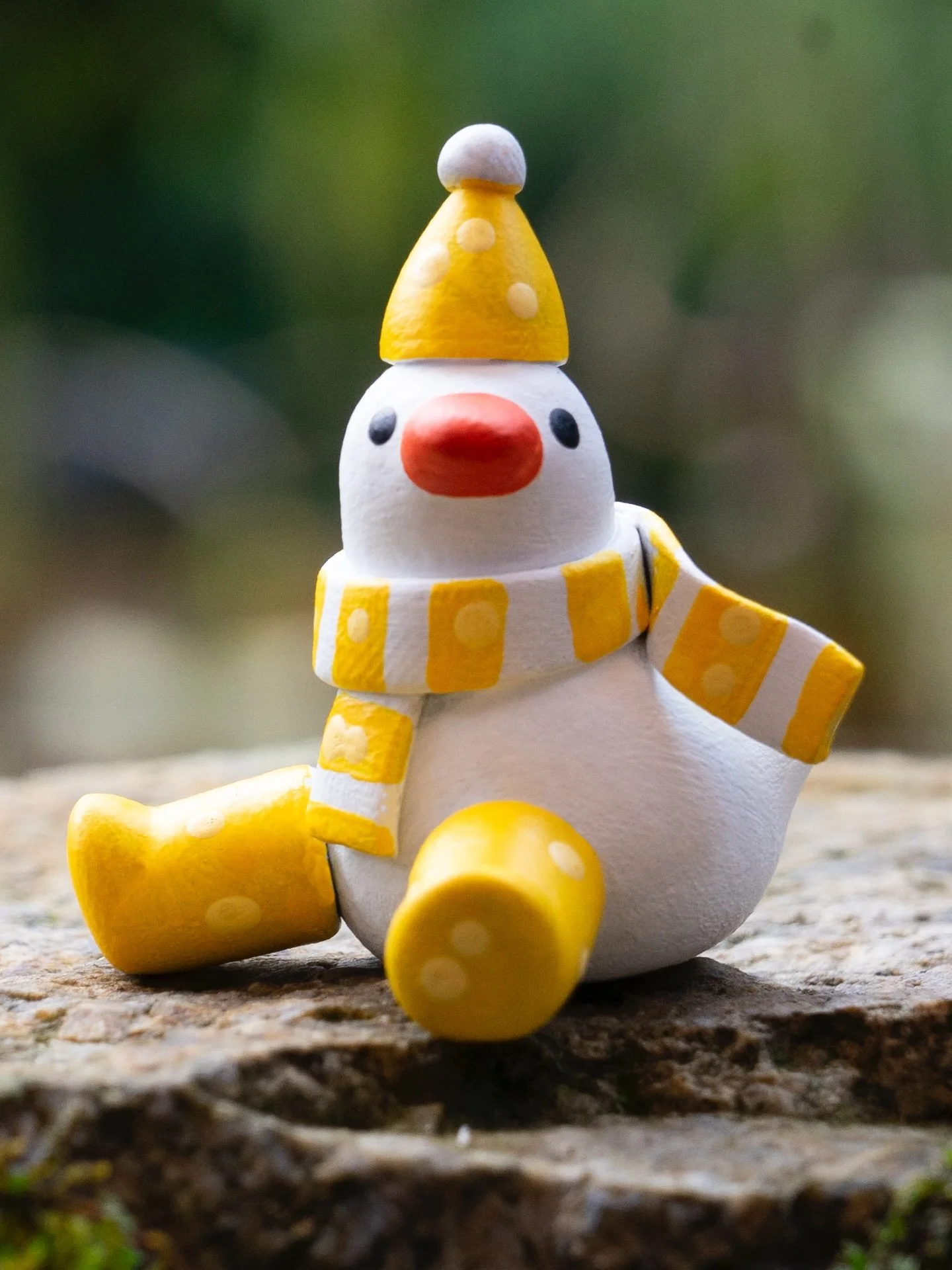 geese in boots! it's been a long long time since i last made these and this felt like a great time to bring them back. the pink one is still in the shop 👀💕
.
#goose #geese #geeseinboots #polymerclay #fimoprofessional #animalsculpture