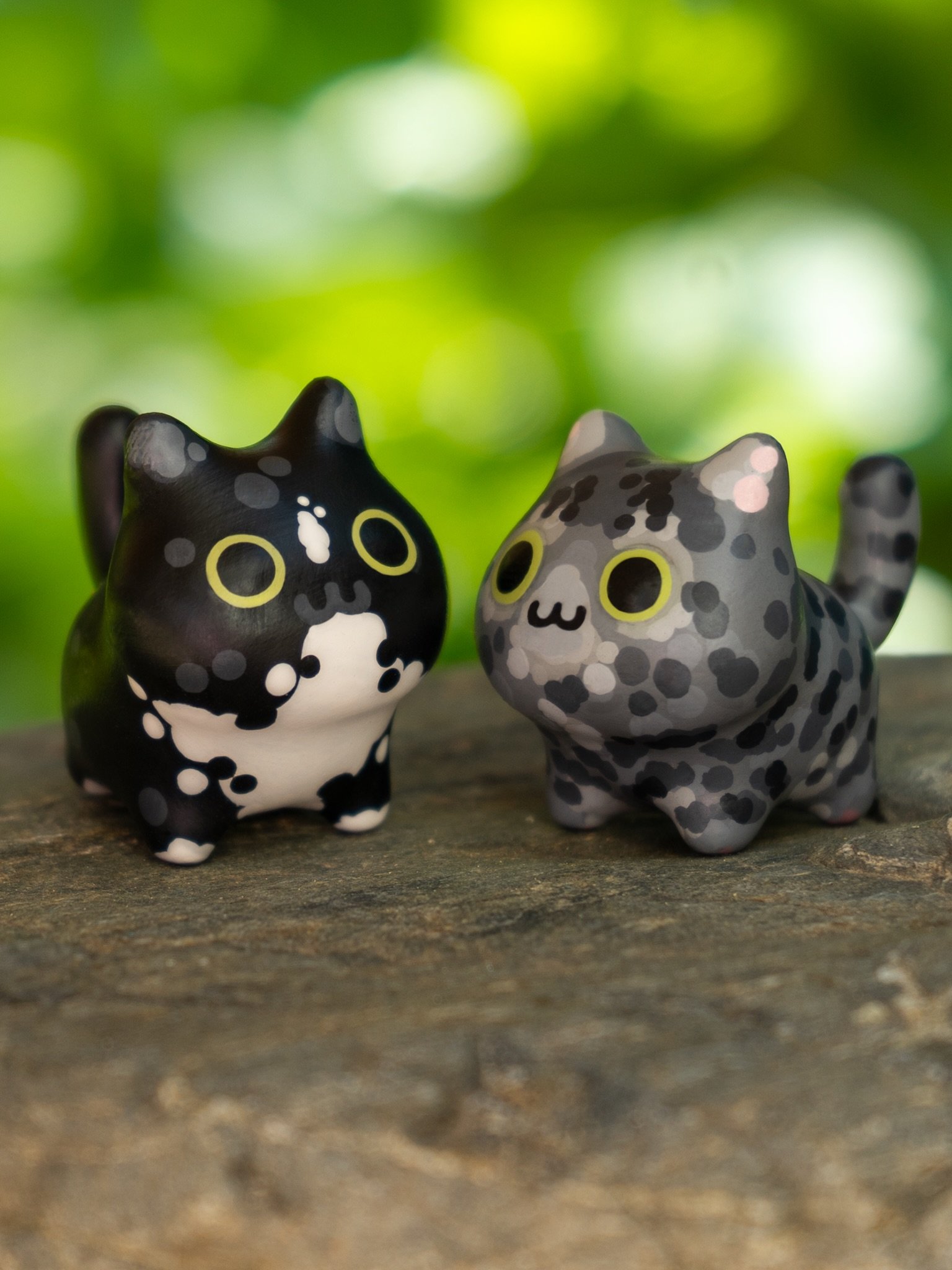 long time no see! i kind of disappeared for a while there, but i was working on pet portraits - here's two of them! 🐱🐱
.
#polymerclay #fimoprofessional #petportrait #petcommission