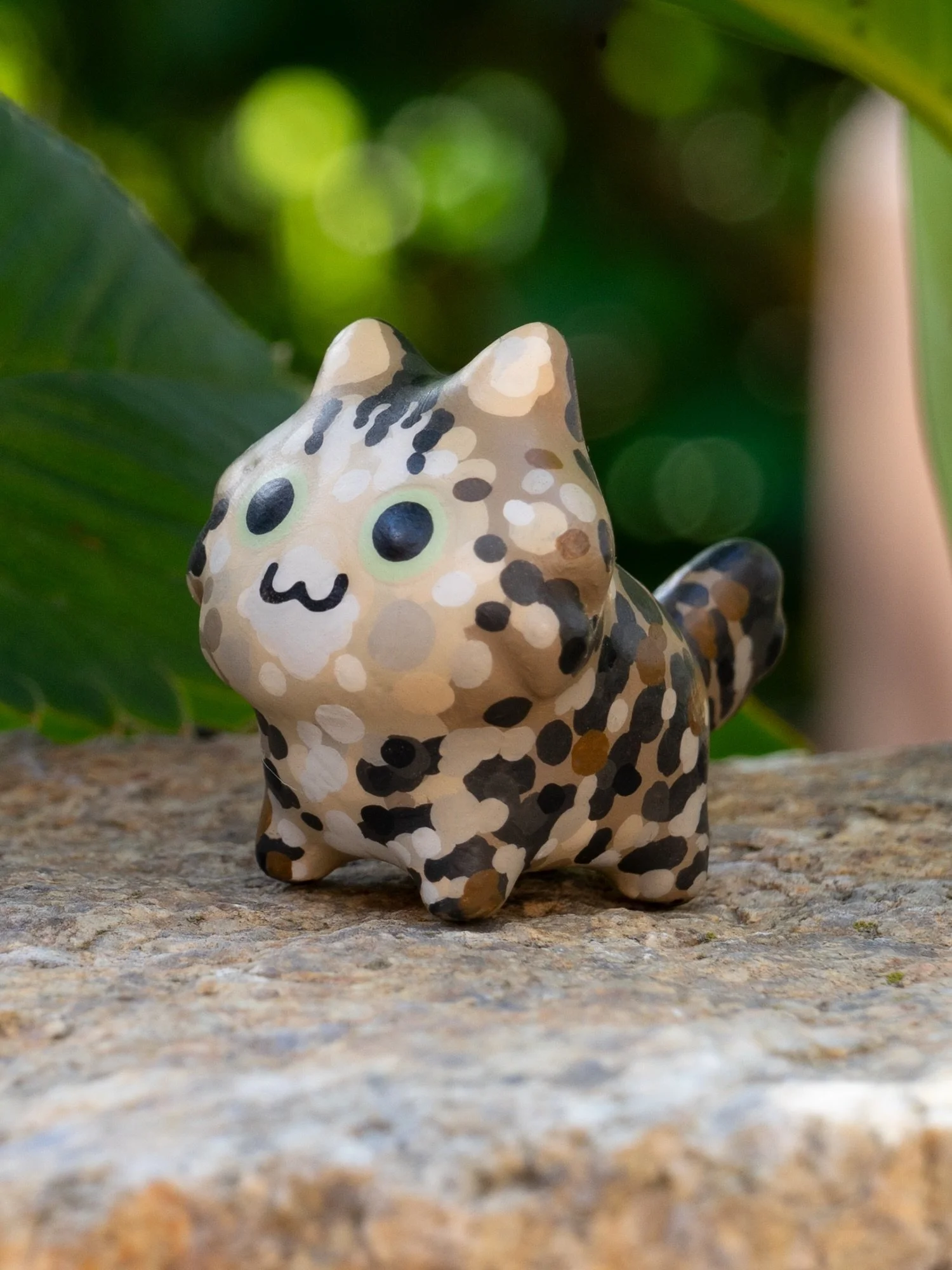 fluffy kitty 🐱
.
#polymerclay #fimoprofessional #petportrait