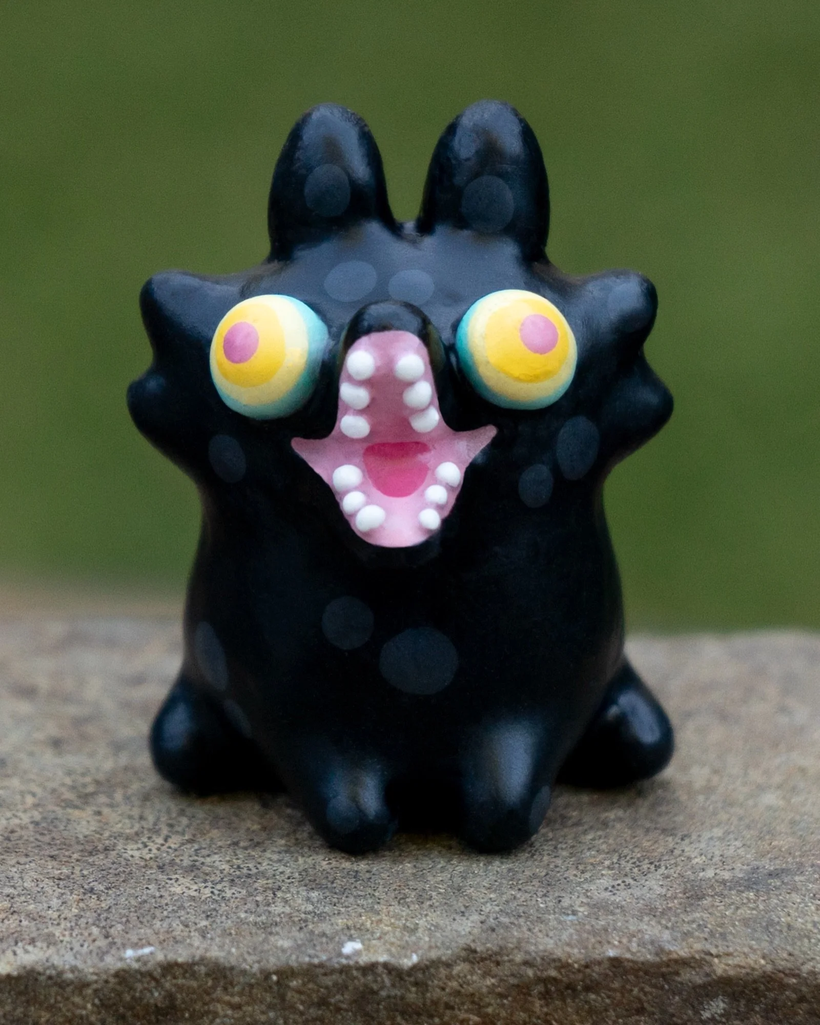 good news! a lot of you wanted me to make these again, so this little guy will be available as a pre-order in my next shop update, sep 25 @ 7pm cest :) 
.
#polymerclay #fimoprofessional #otgw
