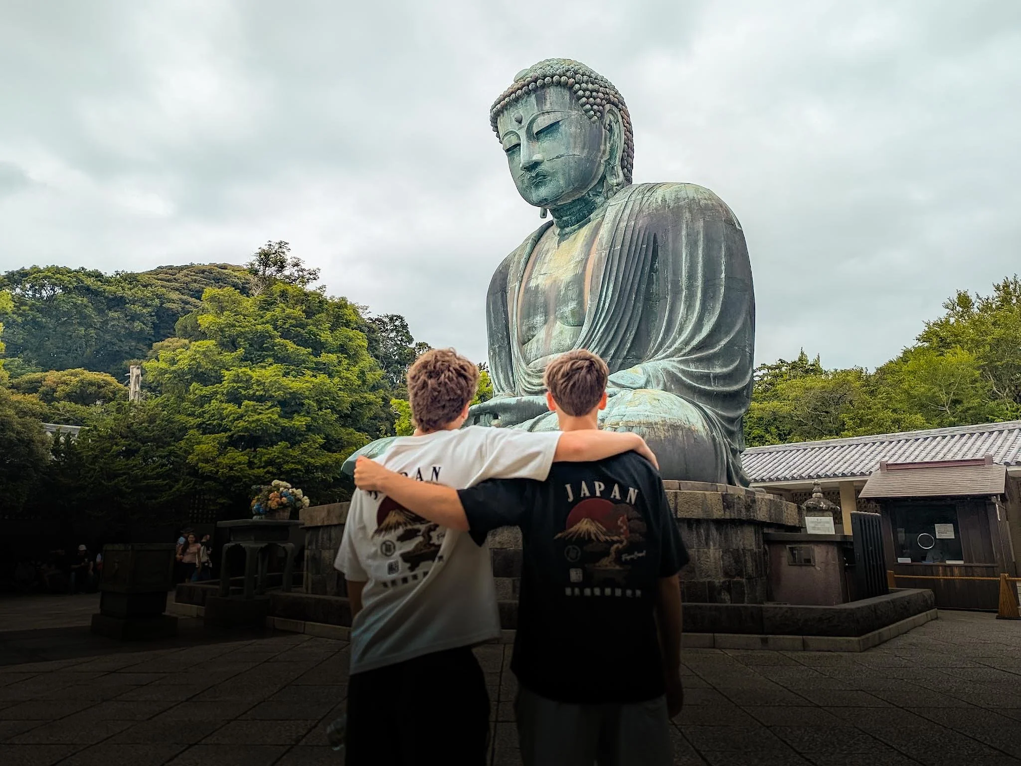  Seeing the Great Buddha in Kamakura. 