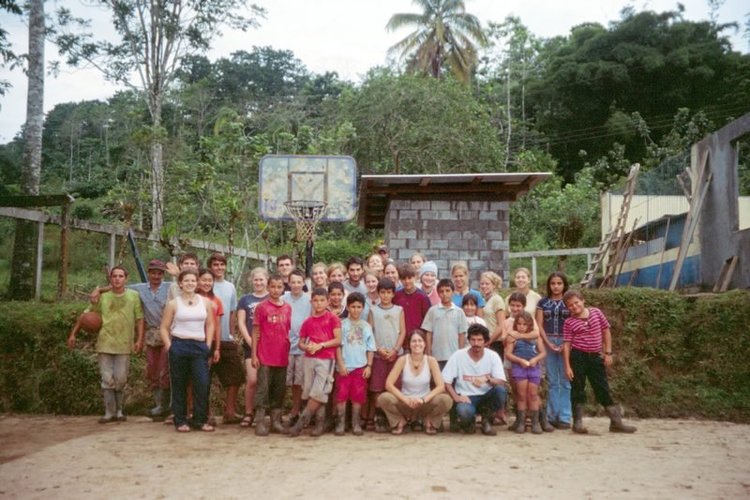 A service trip group photo, Costa Rica