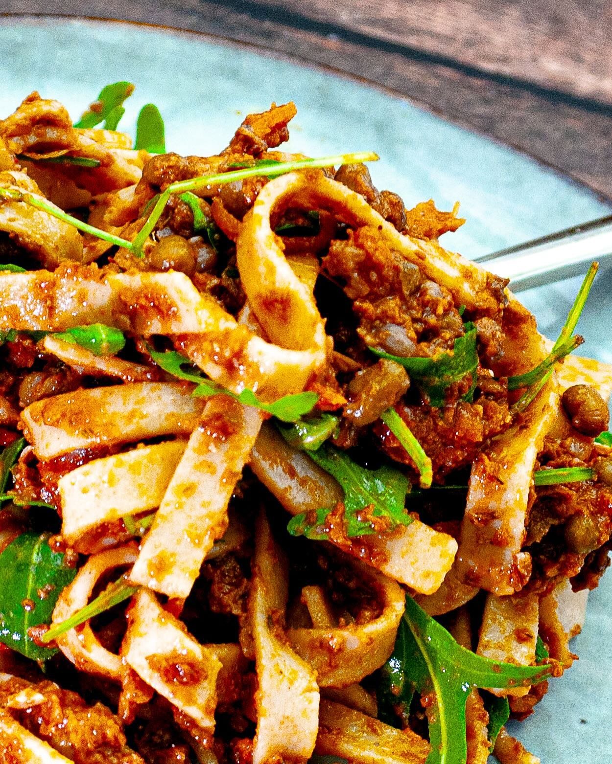 🎇🎆🧨🔥&mdash; 18/11 lastminute kans. Wegens  afzegging 1 open plek op 23 November !&mdash; 🥦 🥕 🌰 🍆 

Wil je beter en verser en meer plantaardig gaan eten, maar lijkt dat lastig?  Heb je wel eens van mealpreppen gehoord? Met een handige boodscha