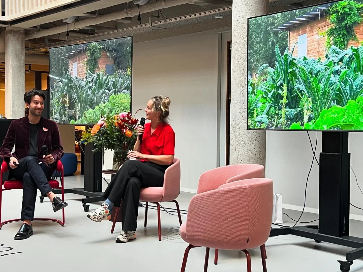 @hoevebiesland Eline&rsquo;s Fresh perspective: we see our 🐮 cows as a kickstarter to create wonderful soil to grow delicious vegetables. 🥕 🥦 👏🏼 @kico.kitchen