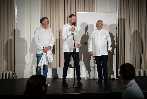 What a wonderful day and evening @gastvrijrotterdam with @best_vegetables_restaurants and @gastrogilde! Starting with the absolute highlight:

1) A unique six hands with the very best plantbased chefs of the world Emile van der Staak @restaurantdenie