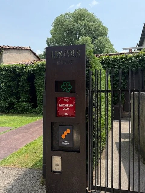 Spaanse sterrenzaak Les Cols** serveert ode aan vulkaangebergte
