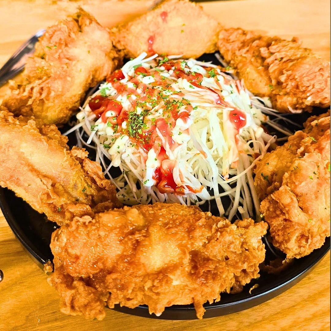 There it is, come on in! 🍗🍻 #gangchu #koreanfriedchicken 😎

&ldquo;Crunch, Sip, Chill&mdash;Gangchu&rsquo;s Got the Vibe!&rdquo;

🍗🍺🇰🇷 A Korean Style Chicken &amp; Beer (aka Chimaek) joint + #karaoke room and then some! Dine In.
📍 6618 N Nebr