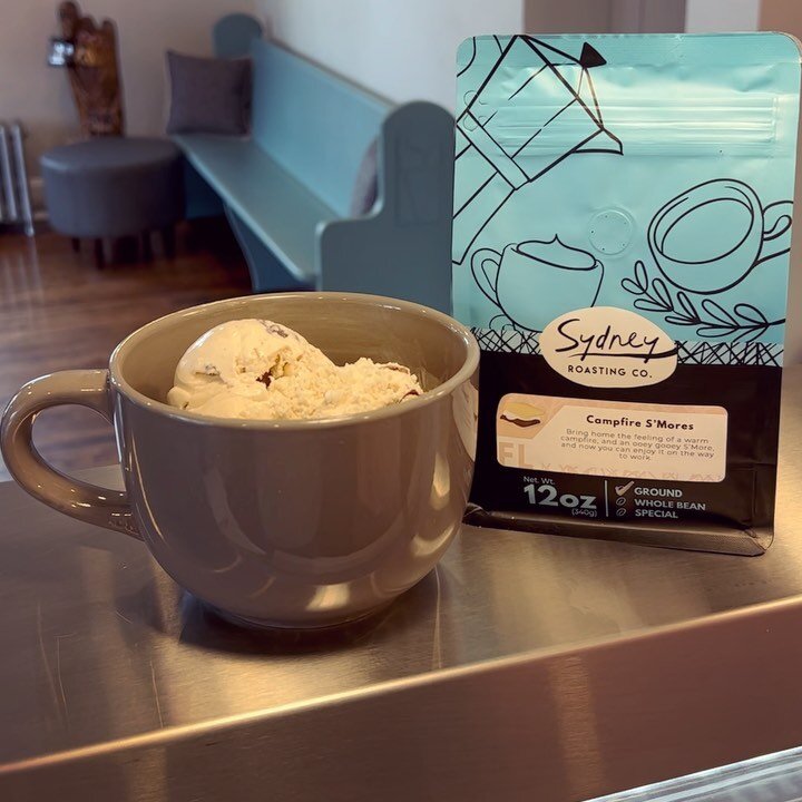 We LOVE experimenting with different ice cream and coffee combinations! 🥰 (Campfire S&rsquo;mores Ice Cream + Campfire S&rsquo;mores Coffee)