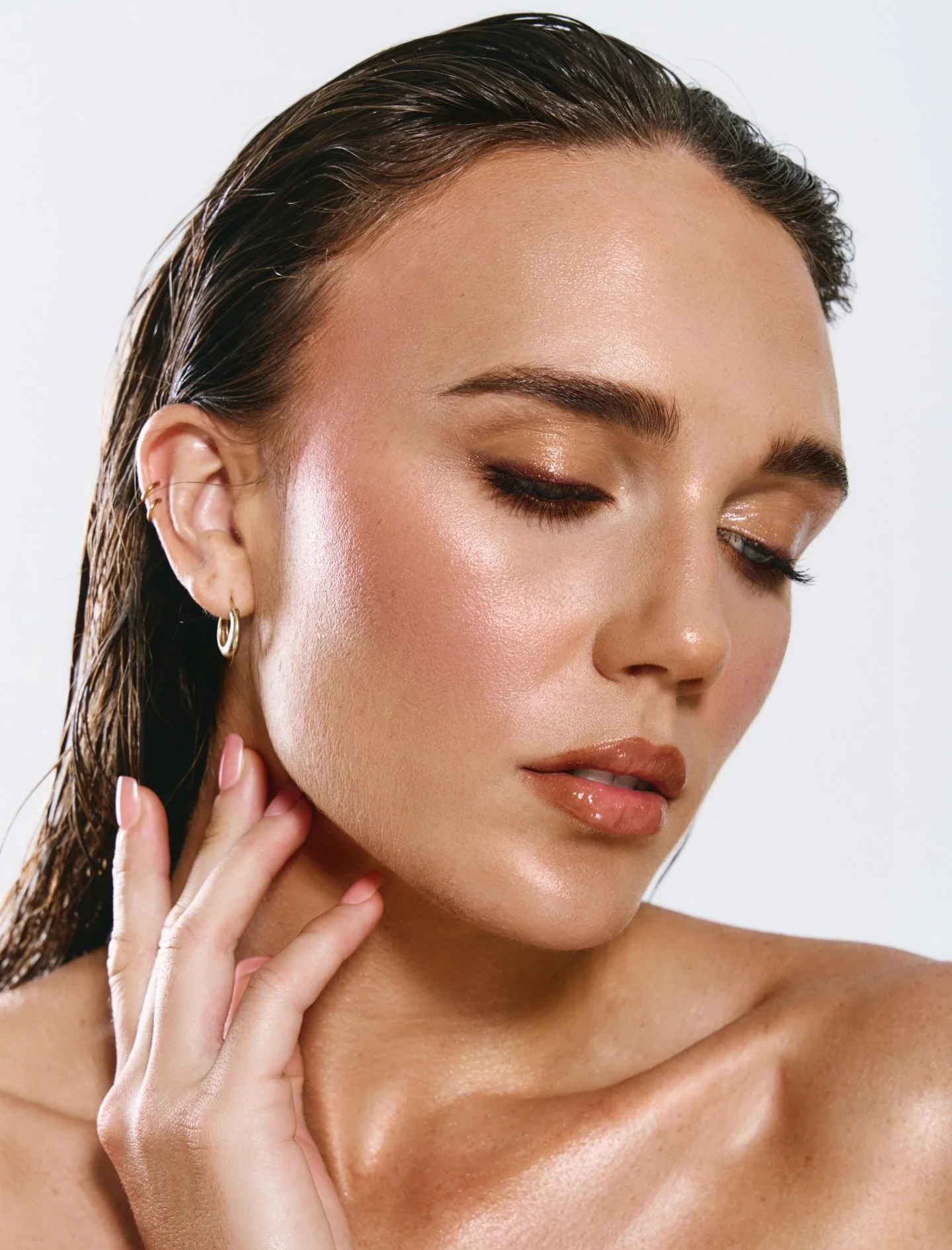 Caption this, because I&rsquo;m speechless. 🫢

Hair and makeup for this shoot with the incredible @wilhelminamartens @daynawilson_ . ✨

No water wastage was used in the process, just a hole tube of lube x