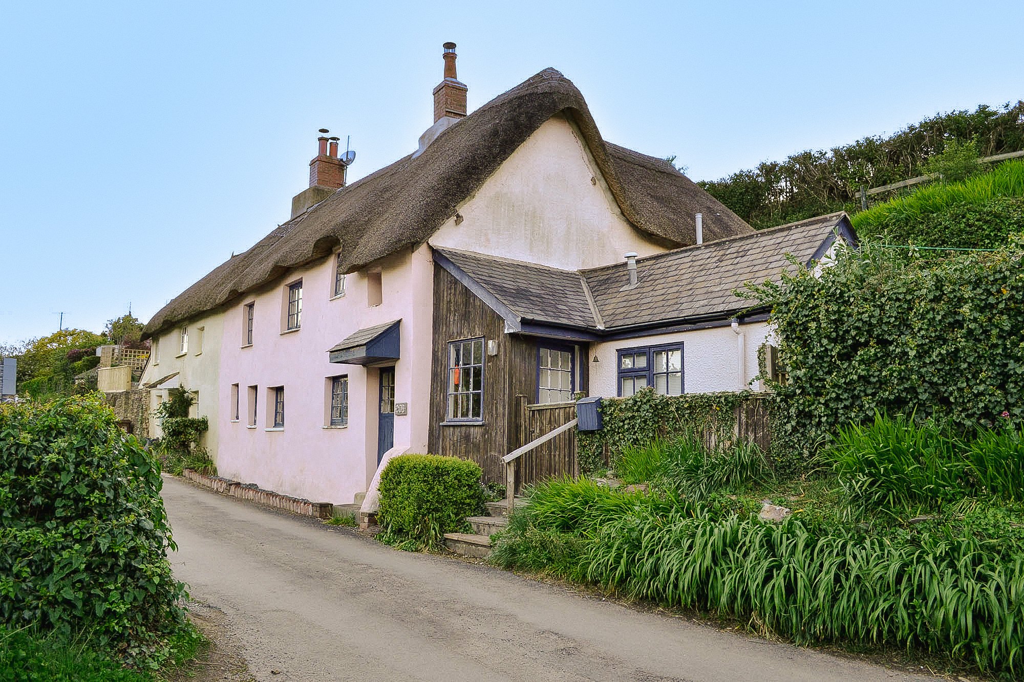 Glass Oak Cob Thatch. Devon cottage.jpg