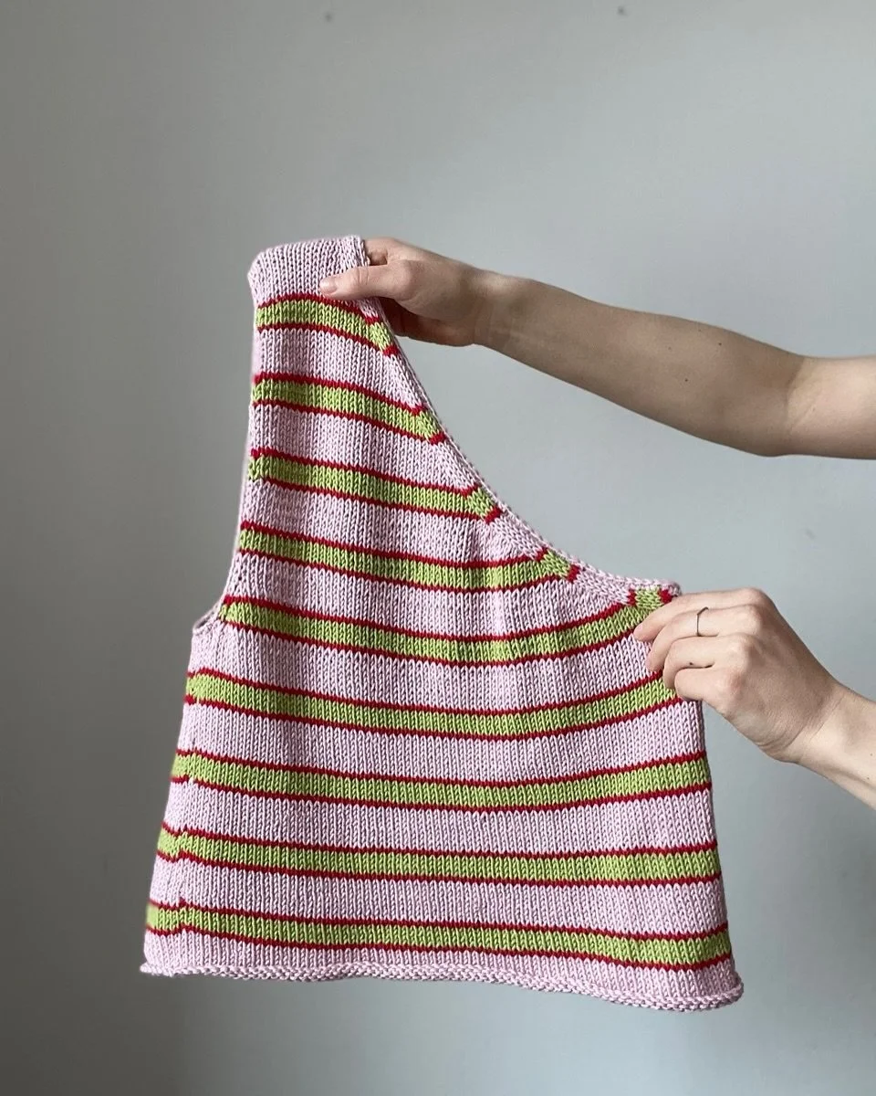 We love the Brera Top knitting pattern 🥰 

Carousel by @helenawieser_knit

#ourmakerlife #breratop #knitting