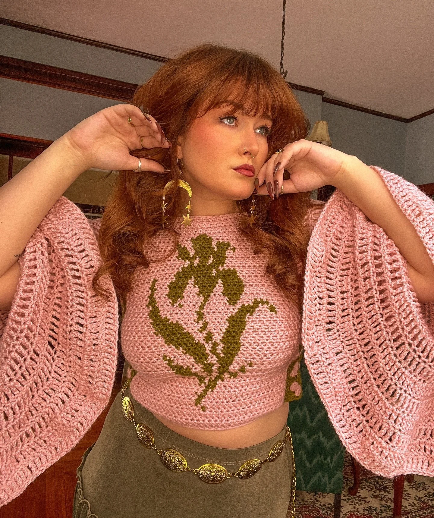 Stunning! Love the sleeves 🥰 the pattern and colors are so beautiful. 

Carousel and pattern by @raisinandfig_crochet

#ourmakerlife #crochet