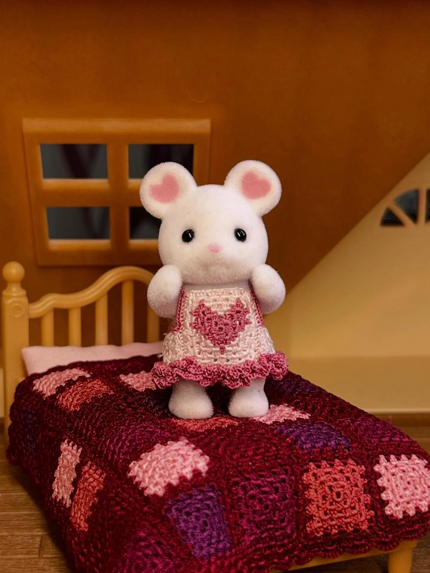 Love the micro crochet for the calico critters🥰

Carousel by @bearcubminiatures

#ourmakerlife #microchrochet #calicocritters