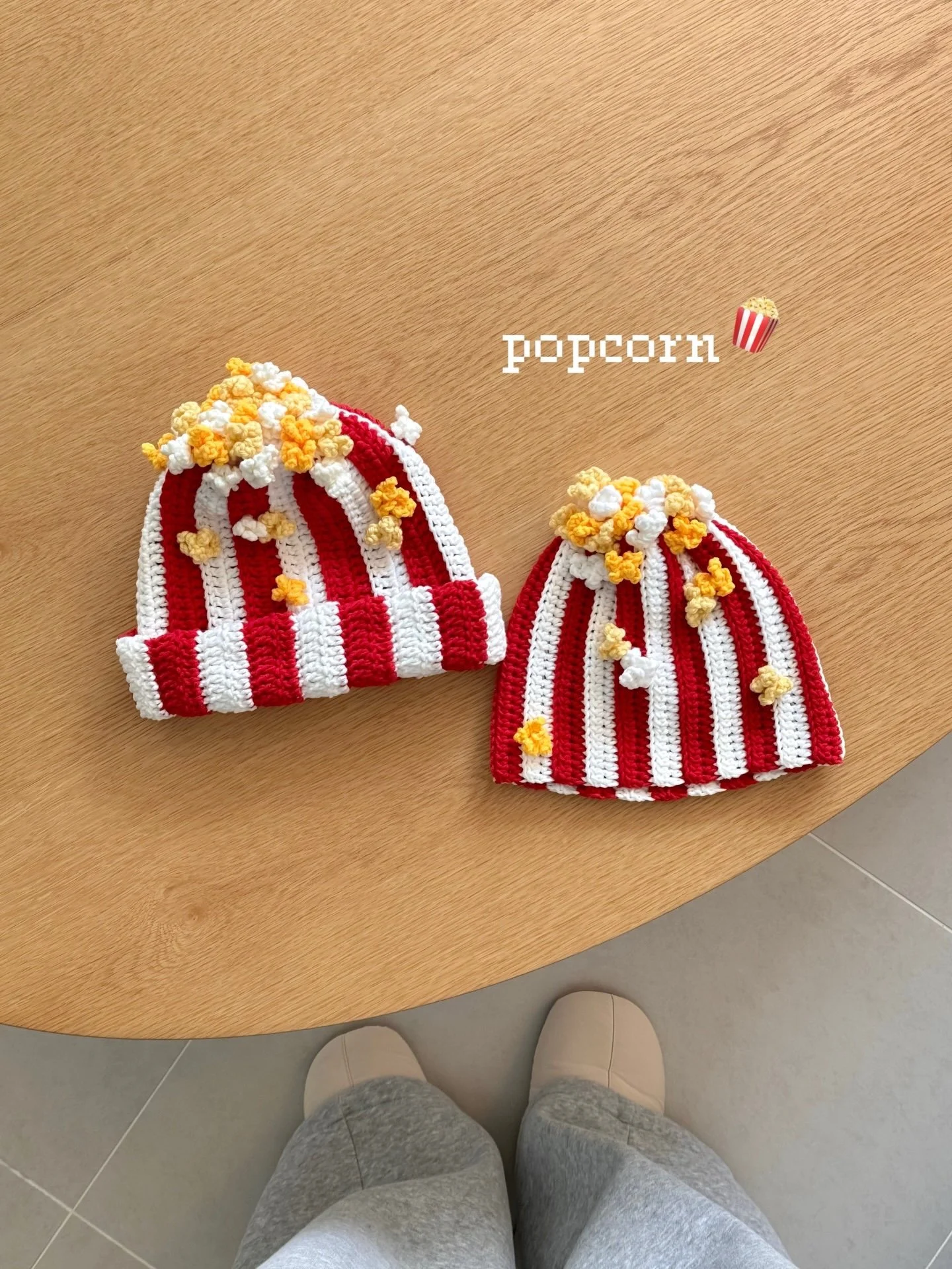 Popcorn anyone? 🥰 love this popcorn beanie ! 

Carousel by @oxlloxll

#ourmakerlife #knitting #crochet