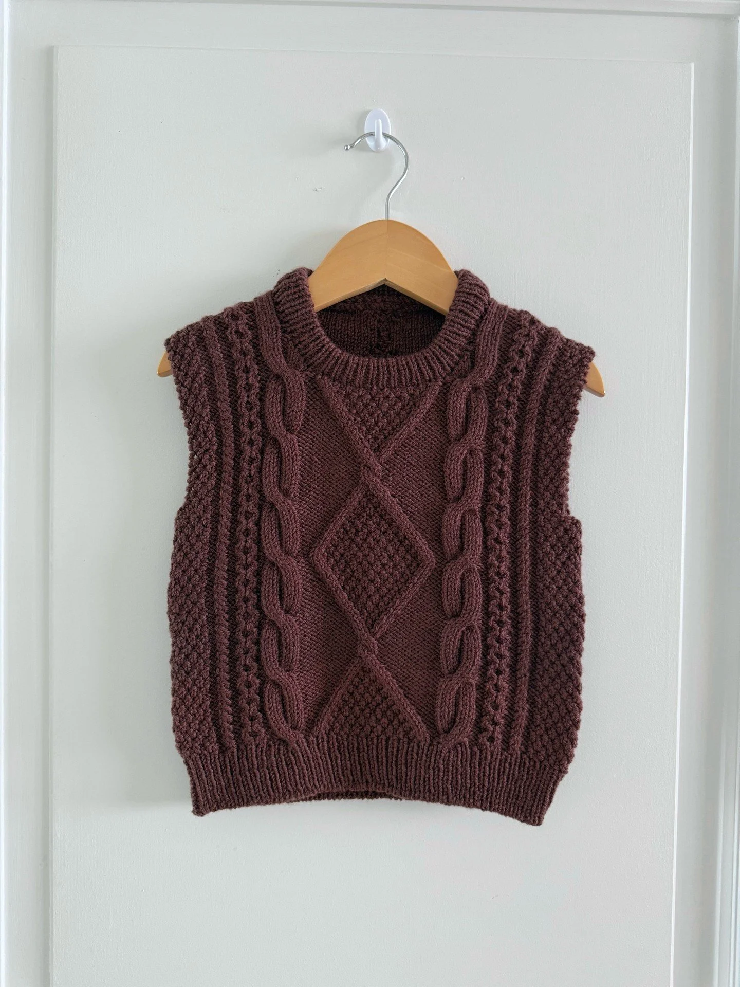 We love a mid-project block! The cables bloomed and the sweater is giving the desired relaxed oversized fit. Up next are the sleeves, then pattern grading, tech edit and a test call - we&rsquo;re cheering you on Anabelle! ☺️🤎

Pattern: Anabelle Swea