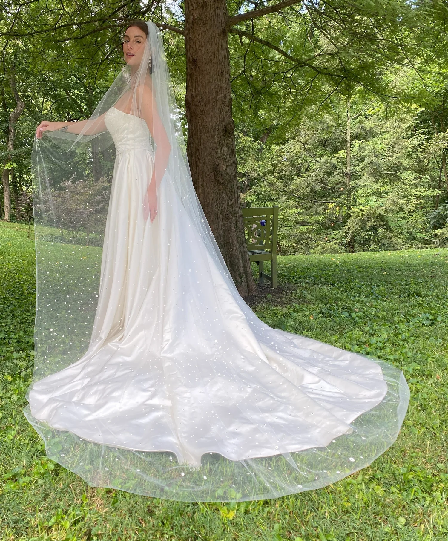 Paris by Debra Moreland Sound of Music Veil in Diamond White Paris by Debra Moreland Fine Feathers Veil – Luxe Redux Bridal main image 3