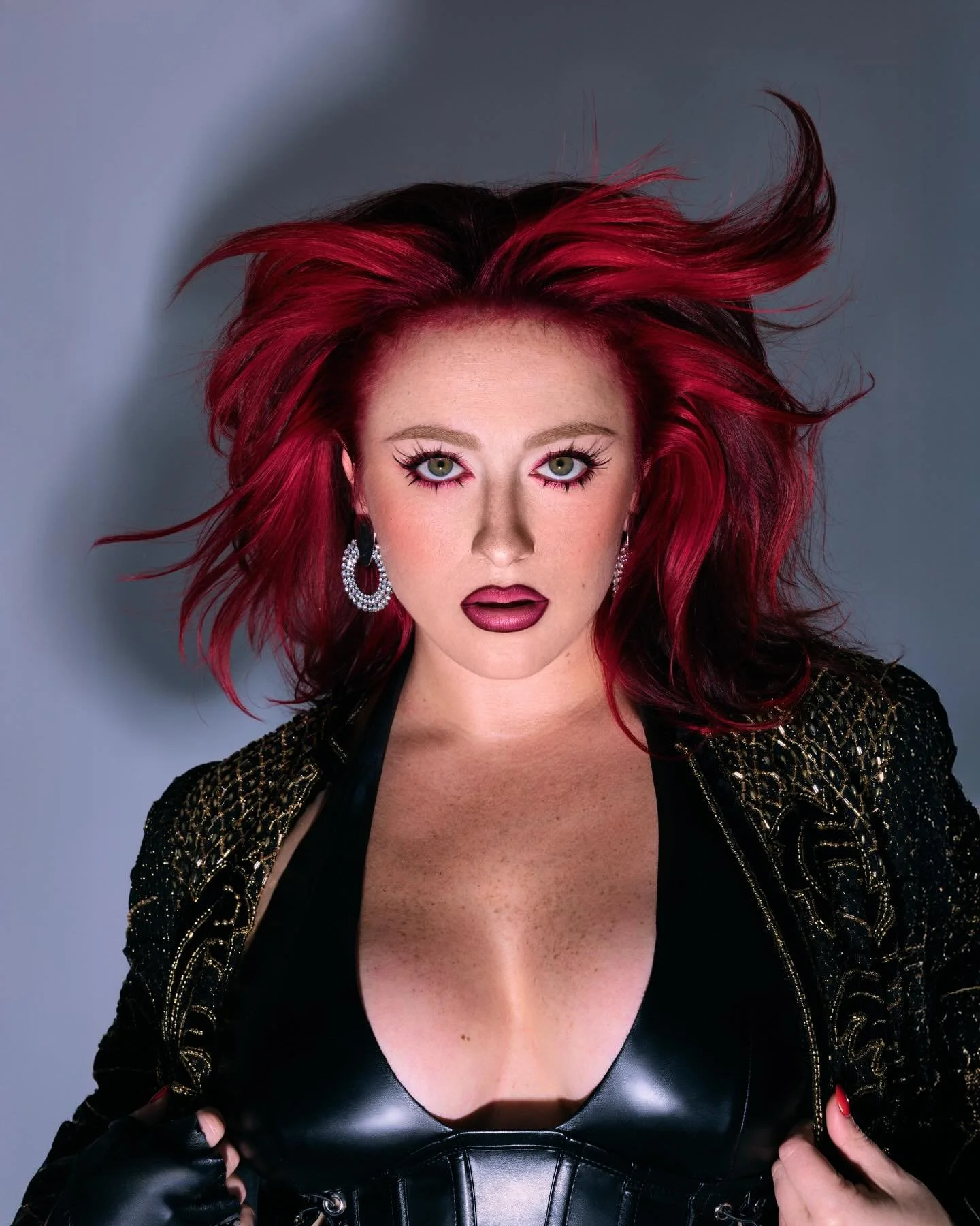 📌

photo - @anothermichael 
makeup - @michpage
hair - @jacquimarieee 
styling assist - @laprellstylez