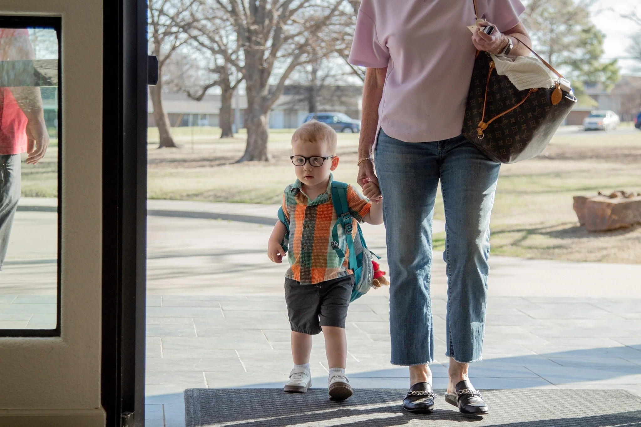 Everyone is welcome at Simple!
No dress code. No pressure. Just come on in.
We can't wait to meet you!