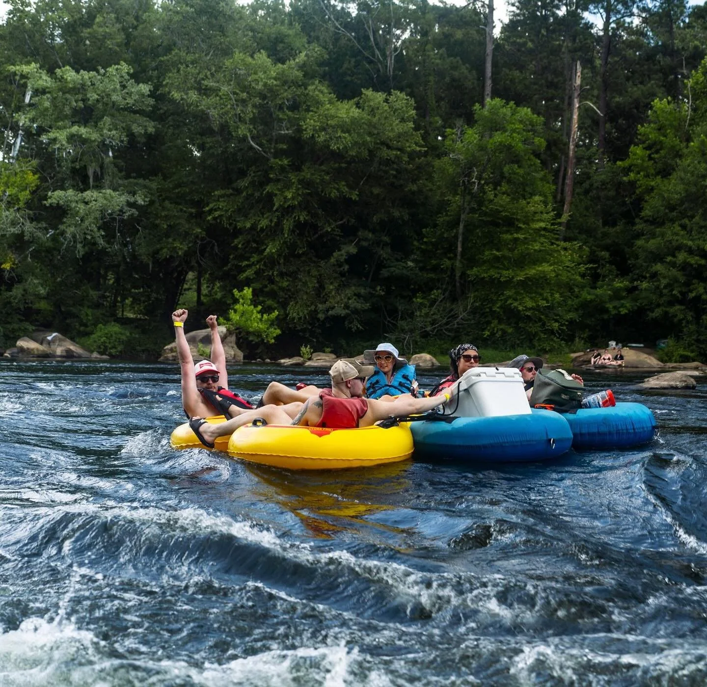 Tubes at the ready for this holiday weekend 🌊🇺🇸

Reserve online or cash only the day of.
&bull;
&bull;
#palmettooutdoor #wecosc #realcolumbiasc #saludariver #july4th #lifejacketssavelives #gowiththeflow