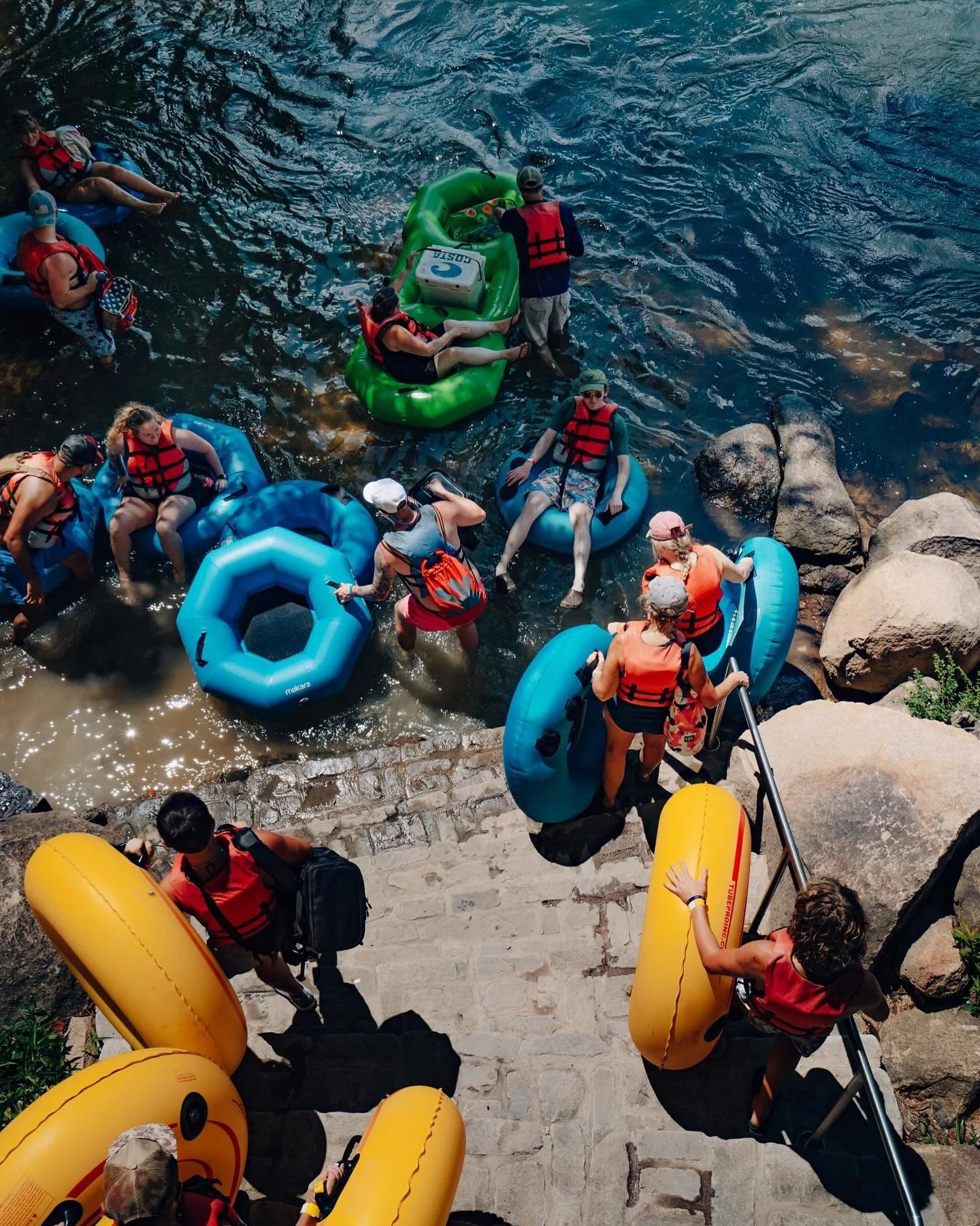 Saturday&rsquo;s tubing trips are booking up! Make sure to reserve online before they&rsquo;re sold out.

We&rsquo;re also open Sundays 😎
&bull;
&bull;
#palmettooutdoor #wecosc #realcolumbiasc #rivertubing #saludariver