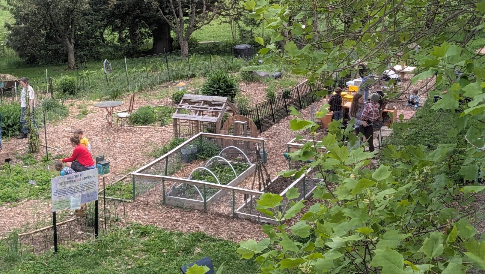 Family Friendly Gardening Hours