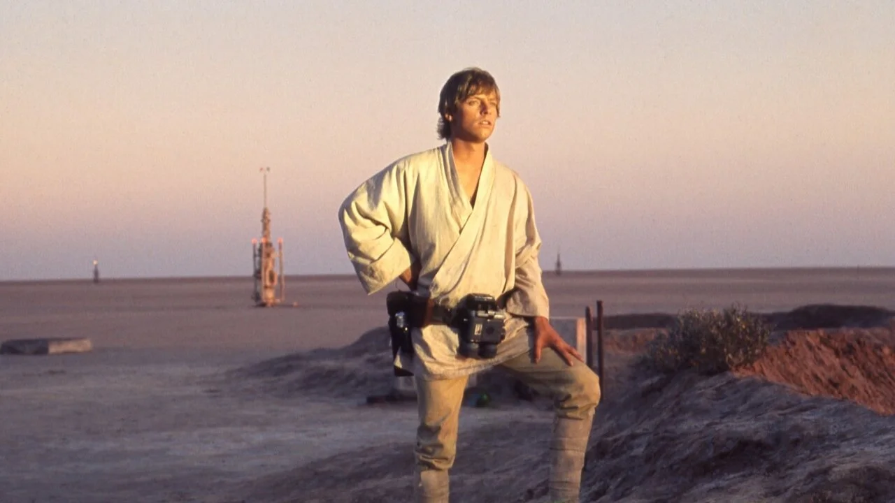 Mark Hamill Fuels This Crazy Luke Skywalker Fan Theory
